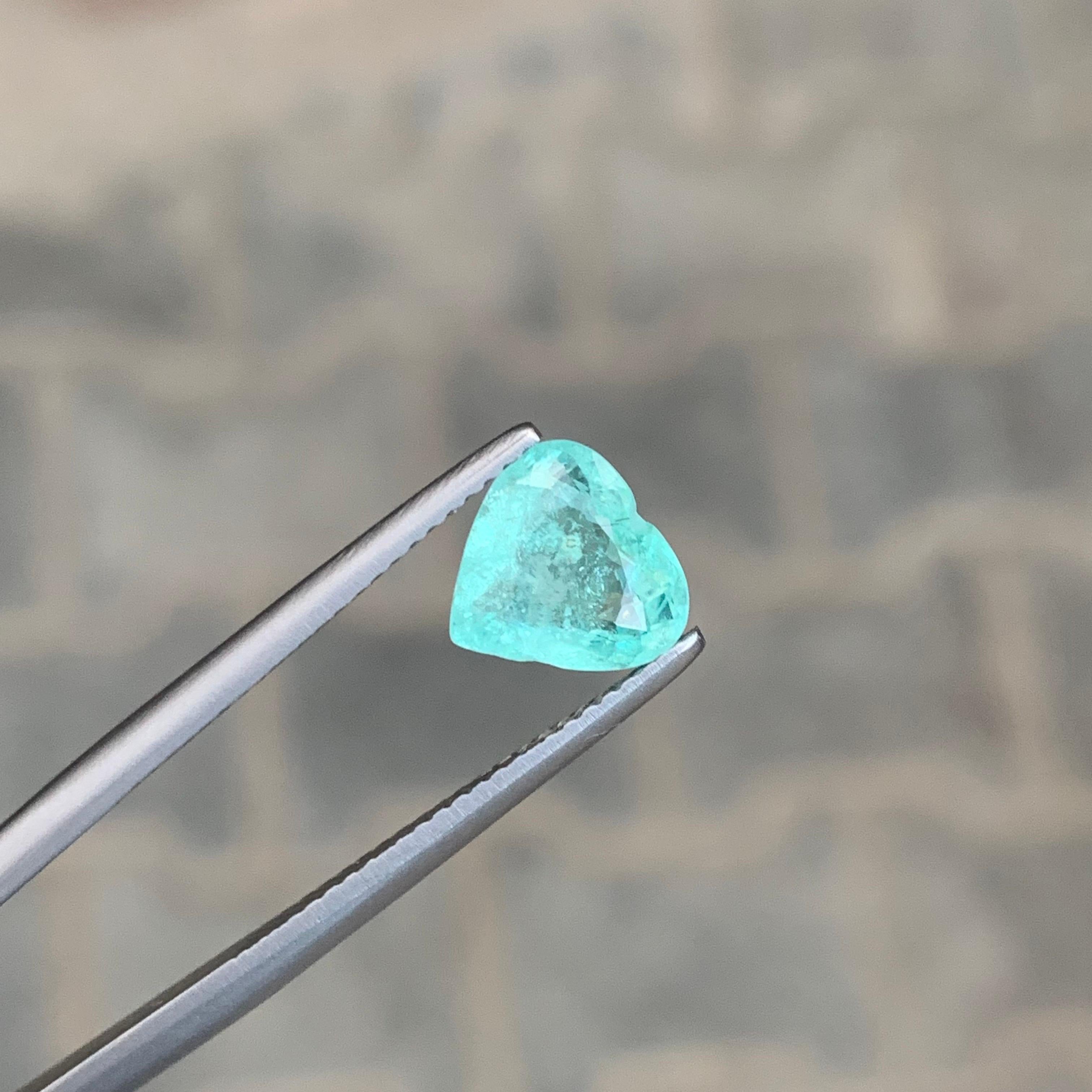 Gema natural suelta de turmalina paraiba en forma de corazón de 2.16 quilates certificada por AIG en venta 1
