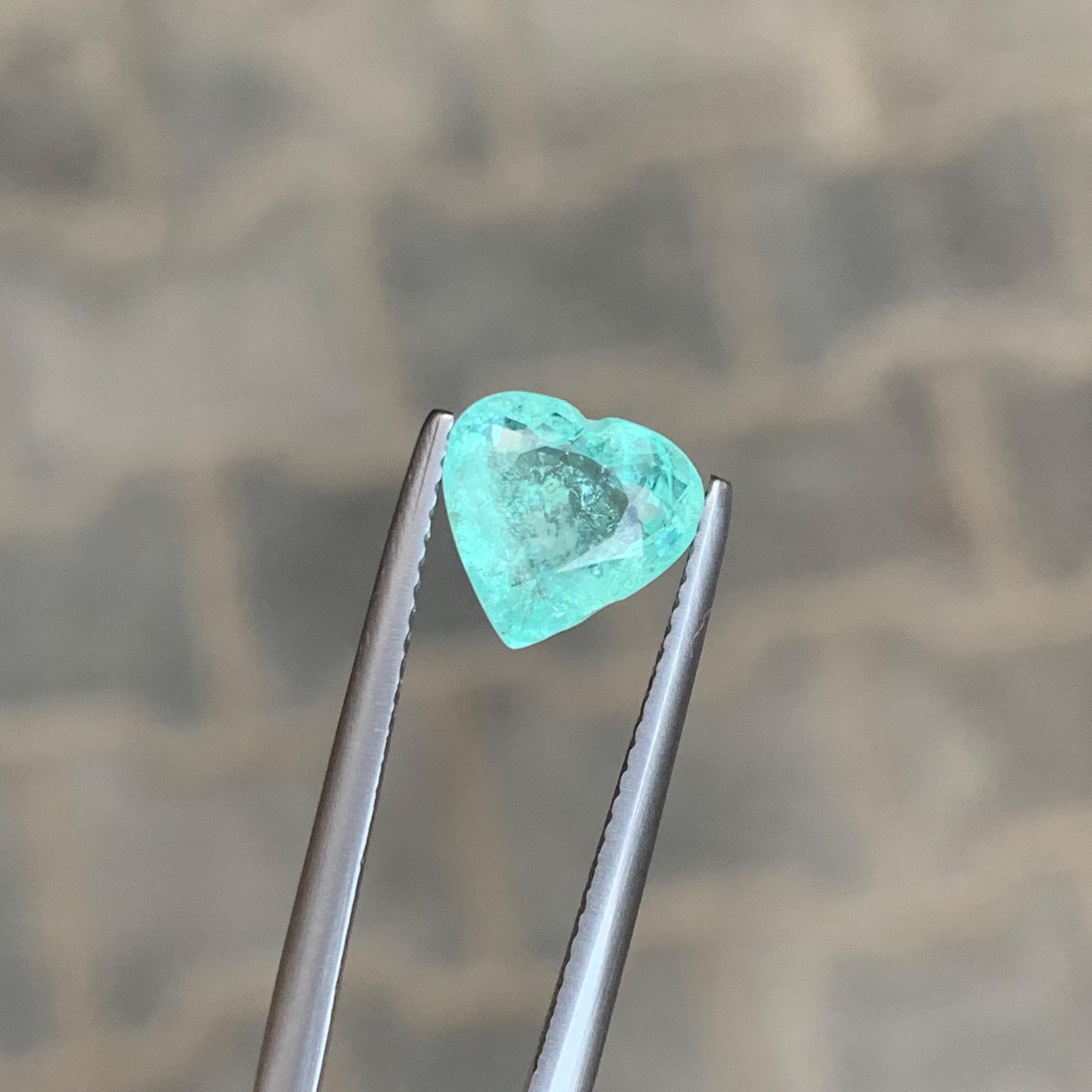 Gema natural suelta de turmalina paraiba en forma de corazón de 2.16 quilates certificada por AIG en venta 2