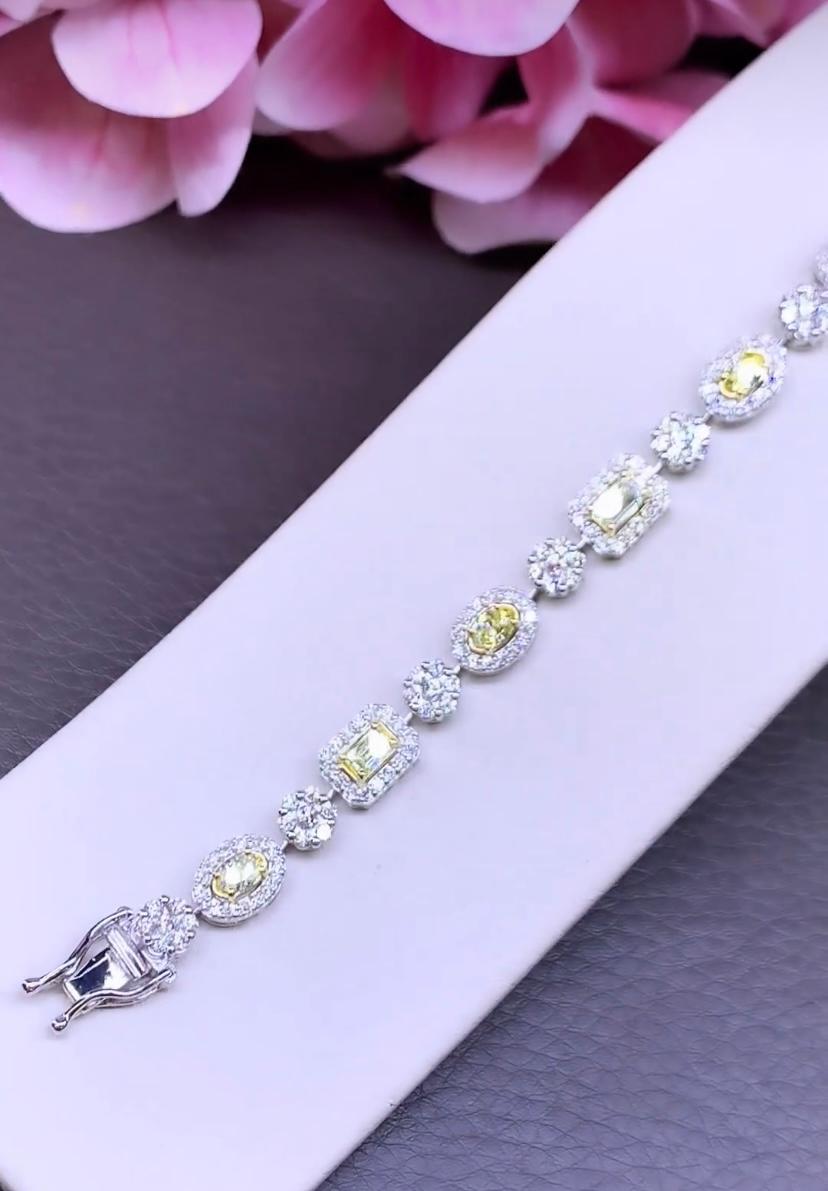 AIG Certified 2.17 Ct Fancy Yellow Diamonds  2.40 Ct Diamonds 18k Gold Bracelet For Sale 2