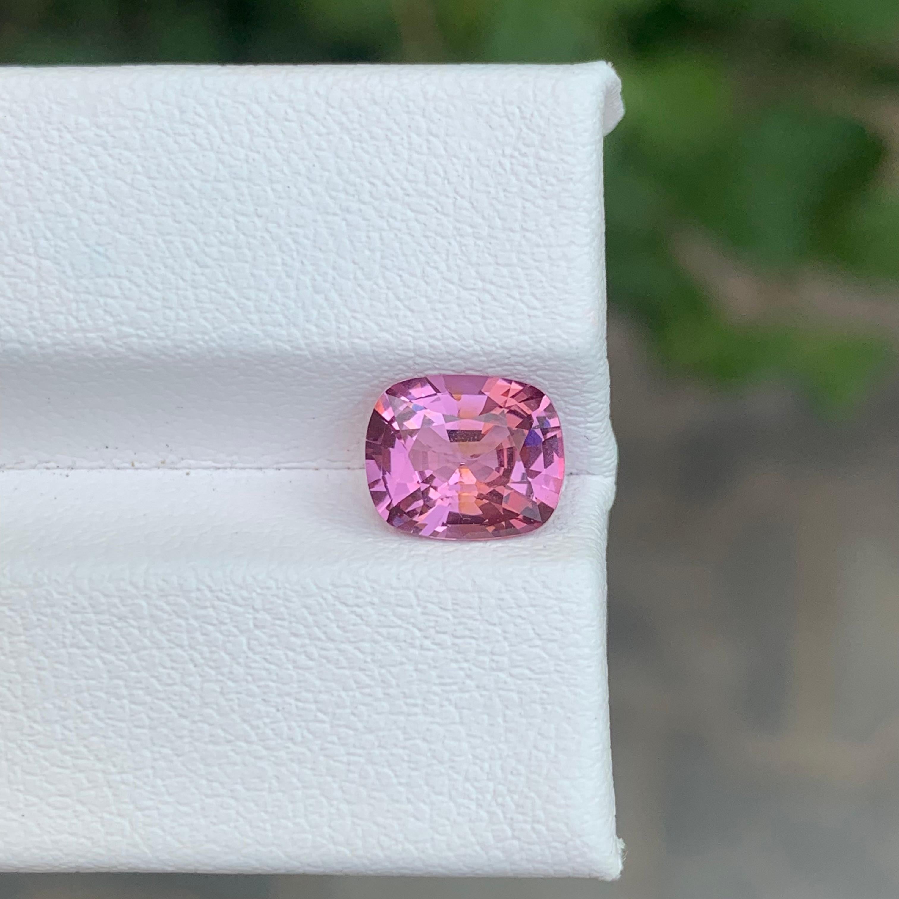 AIG Certified 2.19 Carat Natural Loose Pink Spinel Cushion Cut Gemstone In New Condition For Sale In Peshawar, PK