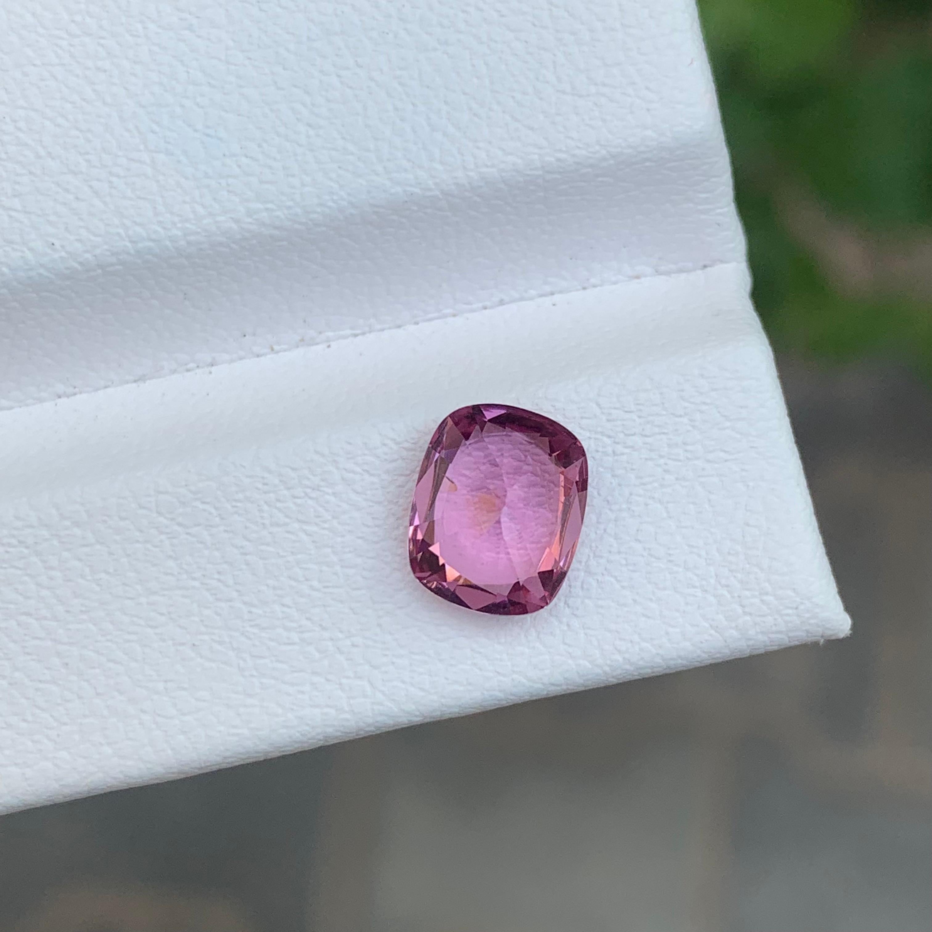 AIG Certified 2.19 Carat Natural Loose Pink Spinel Cushion Cut Gemstone For Sale 2