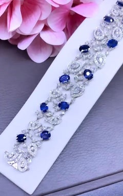 Zaffiri di Ceylon certificati AIG da 22.00 carati Bracciale in oro 18 carati con 10,80 carati di diamanti