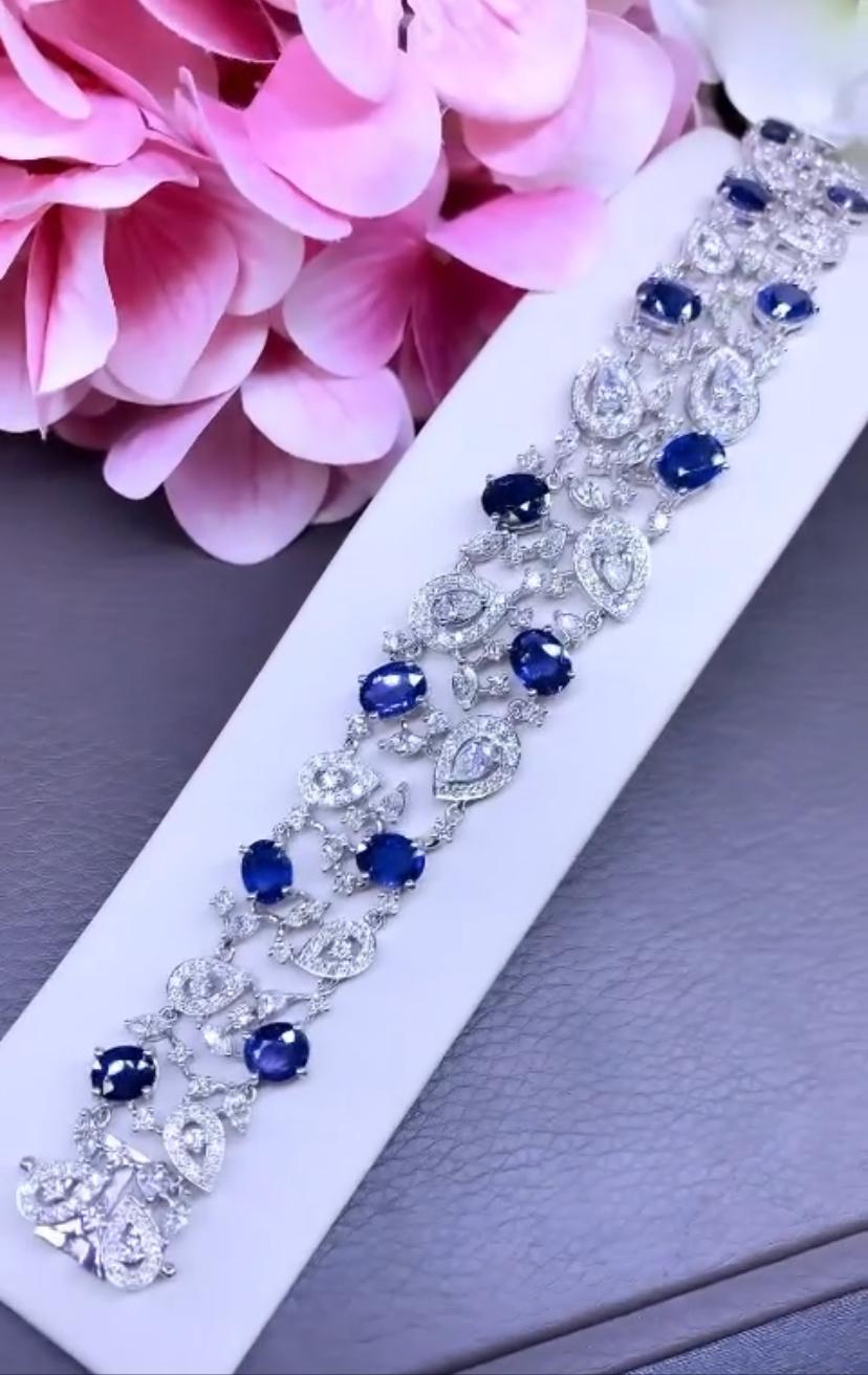 AIG Certified 22.00 Carats Ceylon Sapphires  10.80 Ct Diamonds 18k Gold Bracelet In New Condition For Sale In Massafra, IT