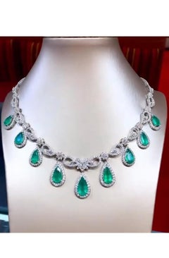 AIG Certified 22.00 Carats Zambian Emeralds 14.00 Ct Diamonds 18K Gold Necklace