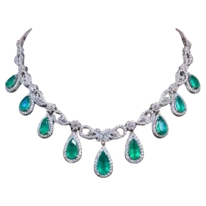 AIG Certified 22.00 Carats Zambian Emeralds 14.00 Ct Diamonds 18K Gold Necklace