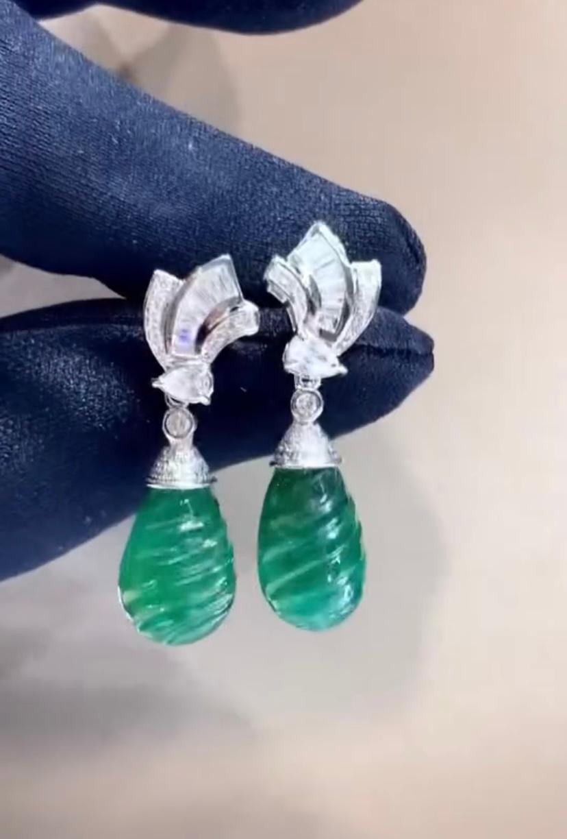 Mixed Cut AIG Certified 22.00 Ct Zambian Emeralds Diamonds 18K Gold Earrings For Sale