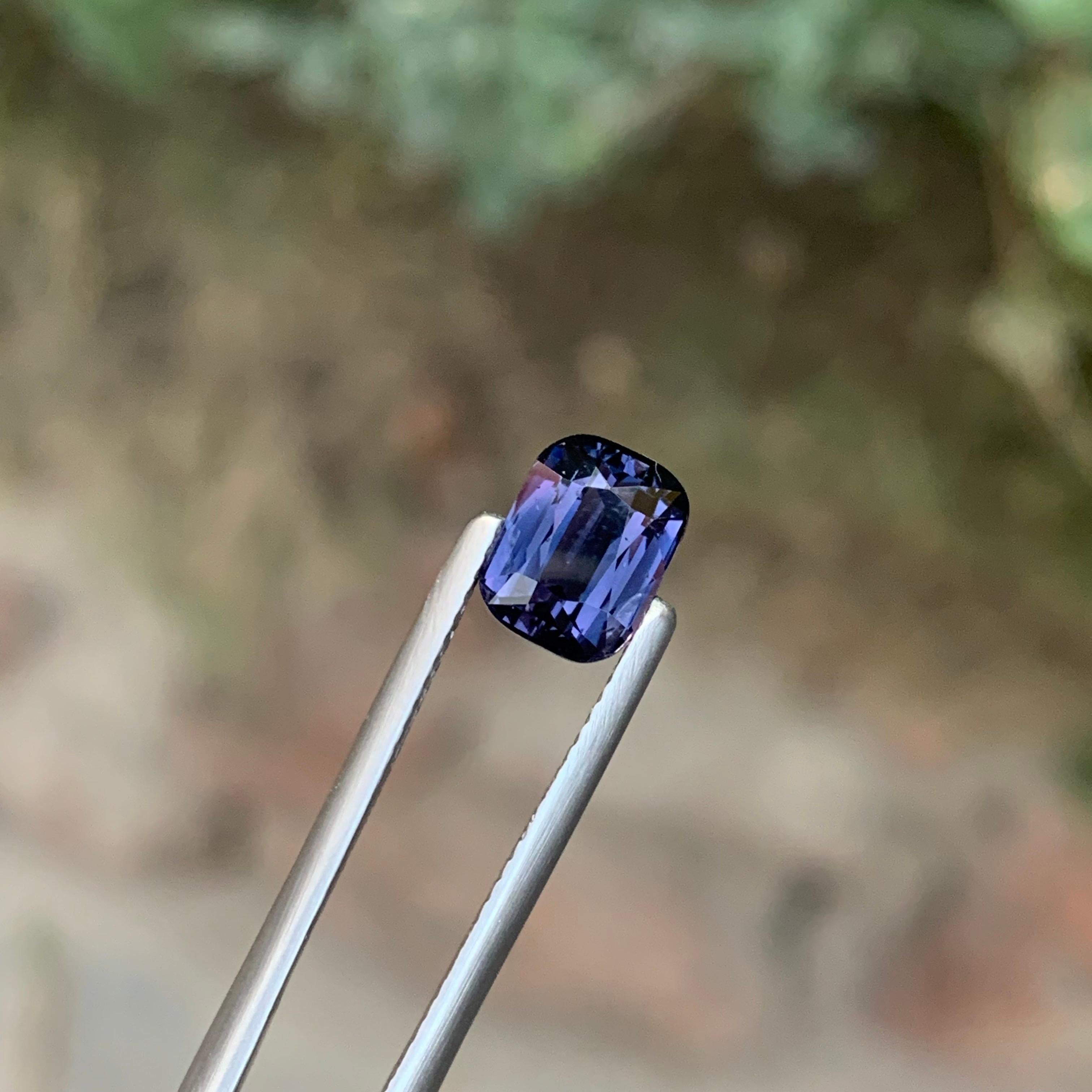 da uomo o donna Spinello Lavanda Naturale Sciolto Taglio Cuscino Certificato AIG 2,22 Carati dalla Tanzania in vendita