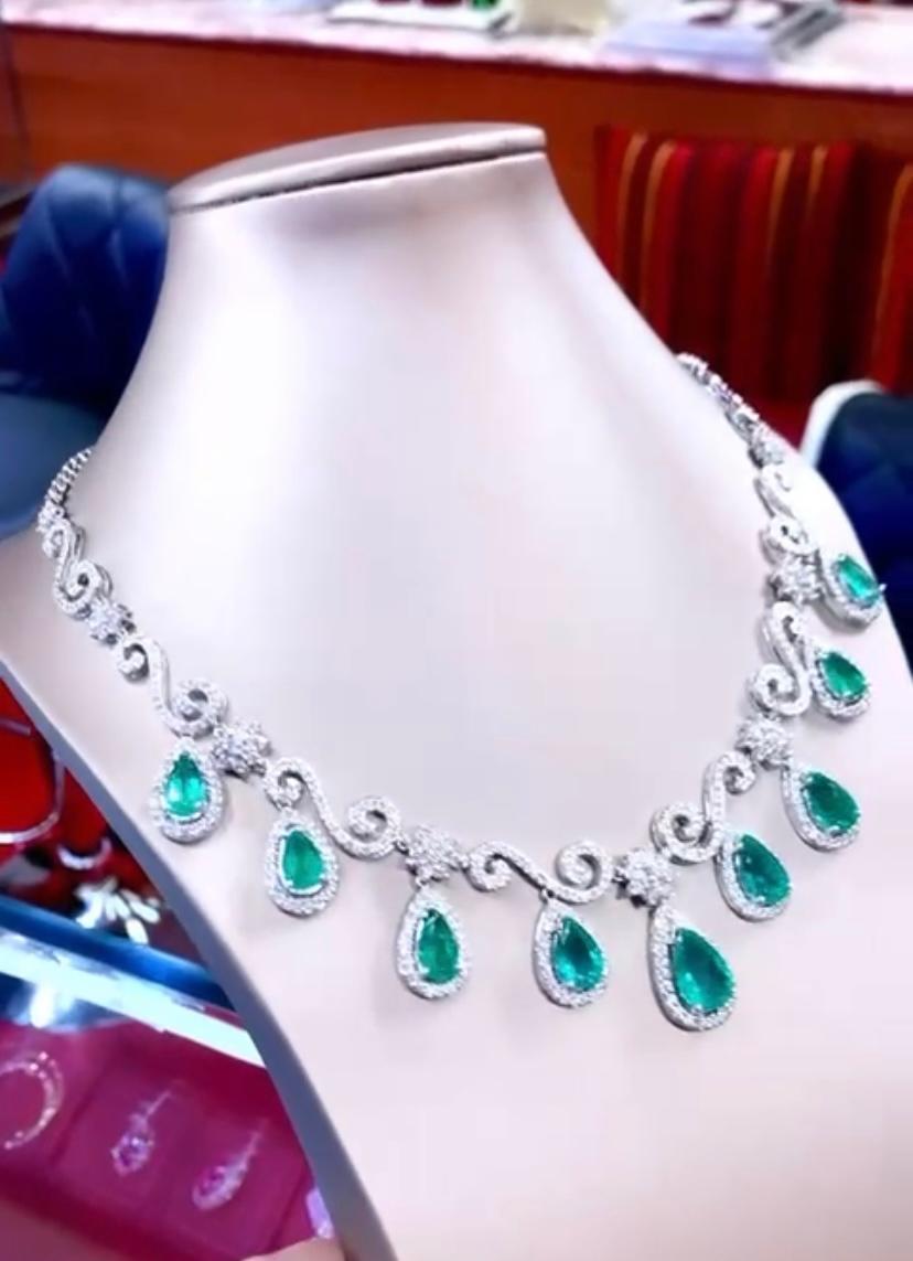 An exclusive and gorgeous design, so sparkly , sophisticated, a very piece of art  for glamour ladies. Perfect for elegant outfit.
Necklace come in 18k gold with 9 pieces of natural Zambian Emeralds , extra fine quality, amazing color , in perfect