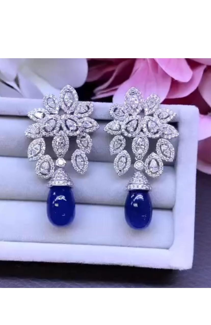 AIG Certified  22.80 Carats Tanzanites  3.40 Ct Diamonds 18k Gold Earrings In New Condition For Sale In Massafra, IT
