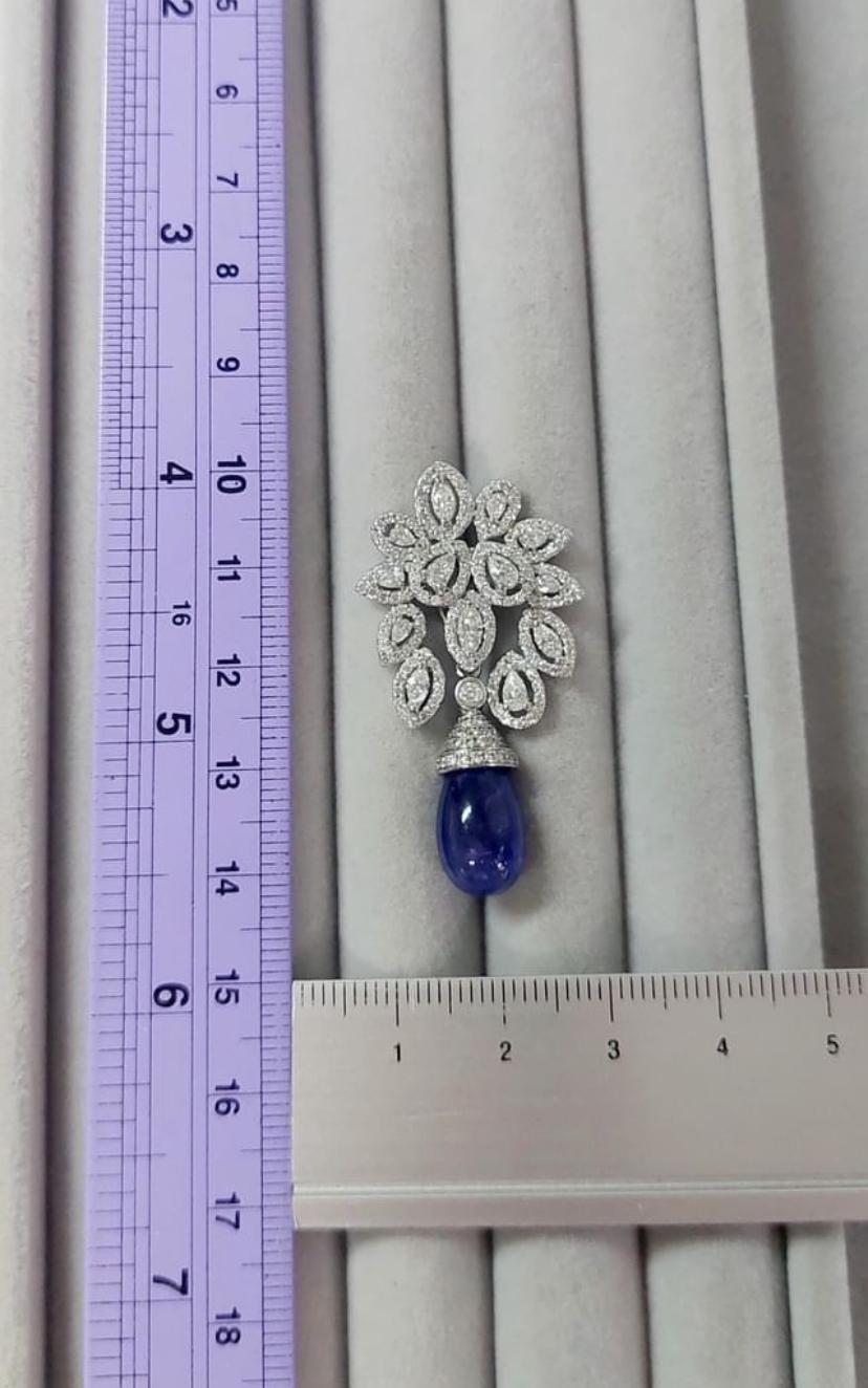 AIG Certified  22.80 Carats Tanzanites  3.40 Ct Diamonds 18k Gold Earrings For Sale 2