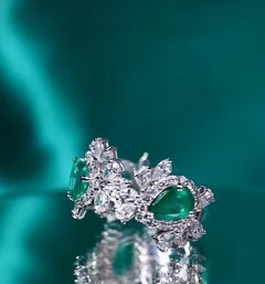 Certified 2.30 Carats Diamonds 2.20 Ct Zambian Emeralds 18K Gold Ring