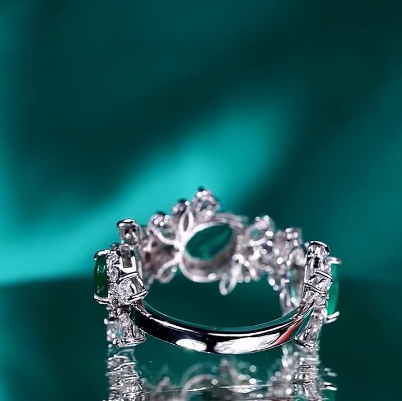 AIG zertifiziert 2,30 Karat Diamanten 2,20 Karat sambische Smaragde 18K Gold Ring (Gemischter Schliff) im Angebot