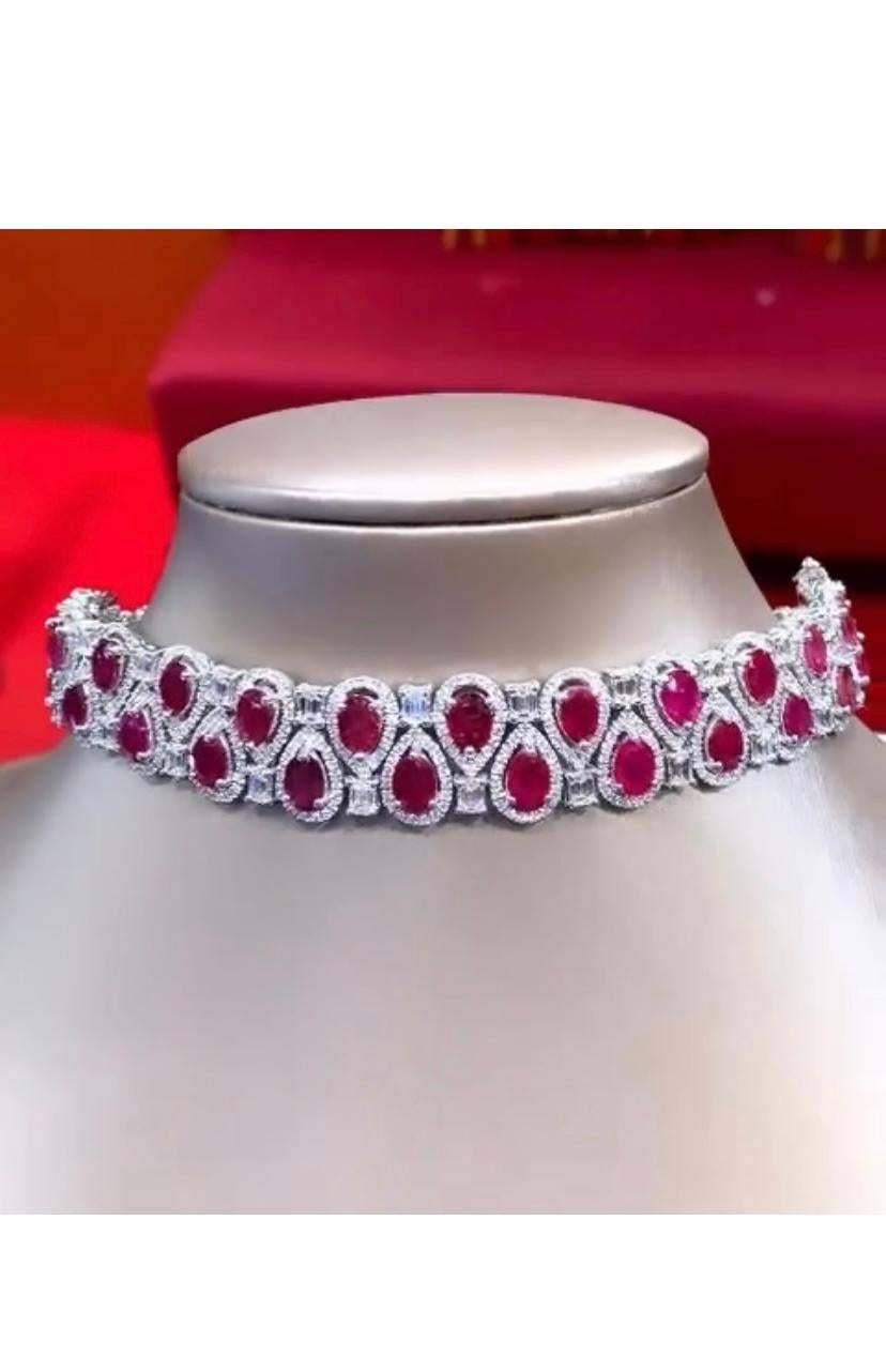 AIG Certified 23.00 Carat Burma Rubies 9.70 Ct Diamonds 18K Gold Bracelet/Choker In New Condition For Sale In Massafra, IT
