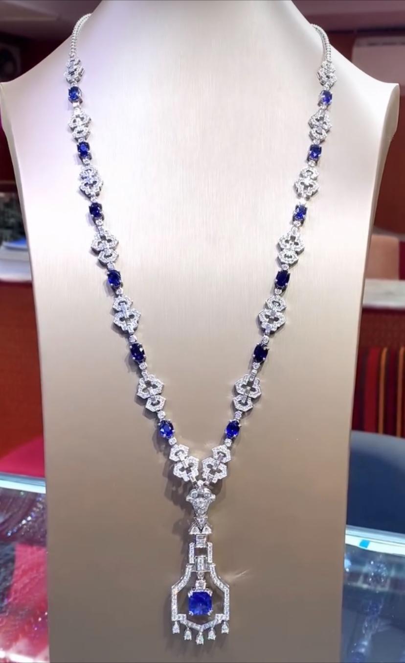 AIG Certified 23.00 Ct Ceylon Sapphires  10.00 Ct Diamonds 18k Gold Necklace In New Condition For Sale In Massafra, IT