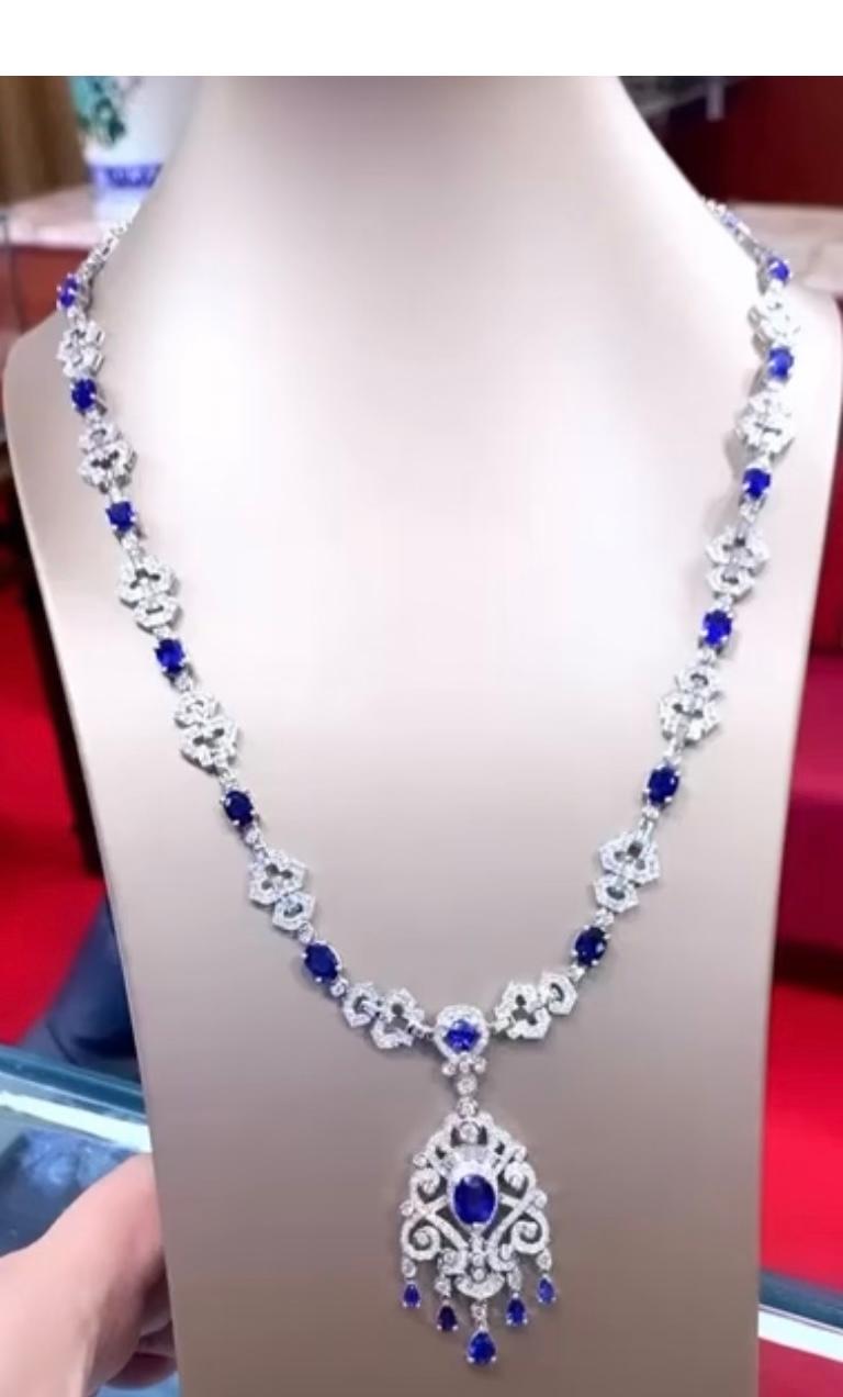 Women's AIG Certified 23.06 Carats Ceylon Sapphires 9.32 Ct Diamonds 18K Gold Necklace  For Sale