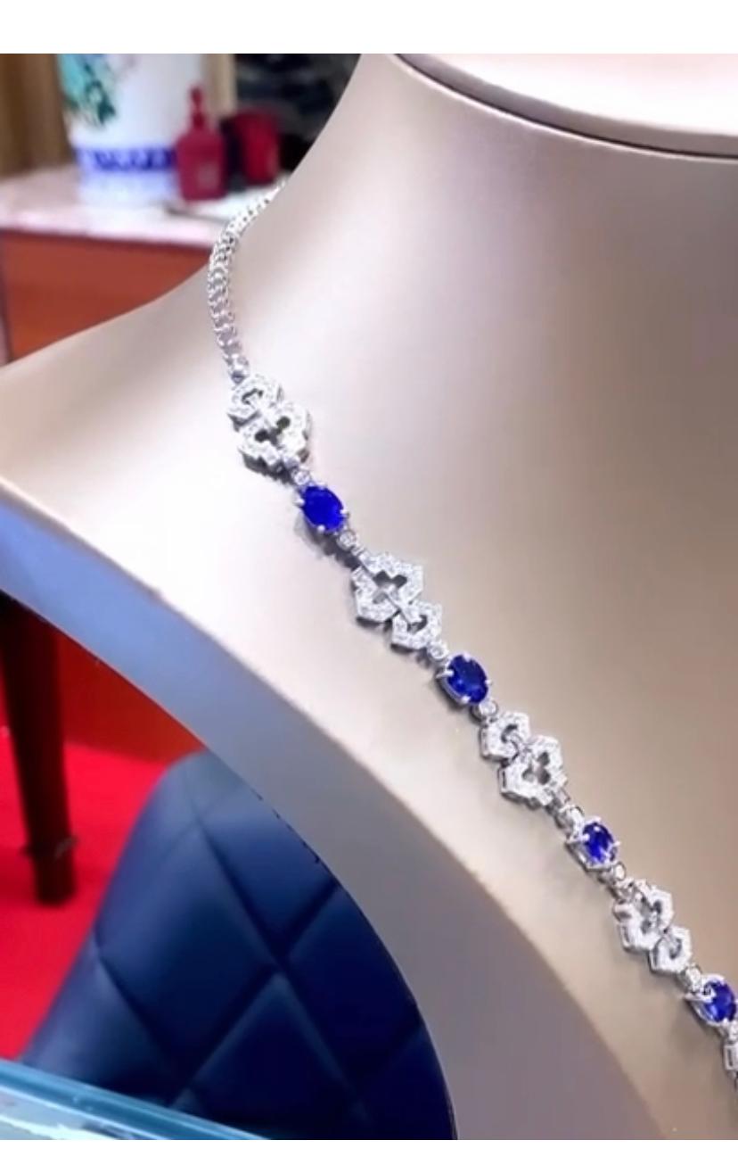 AIG Certified 23.06 Carats Ceylon Sapphires 9.32 Ct Diamonds 18K Gold Necklace For Sale 1