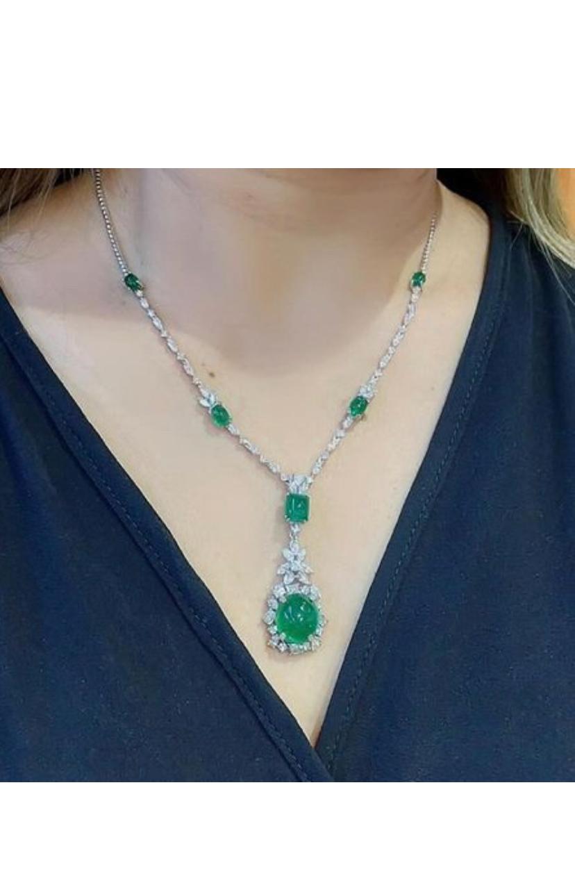 AIG Certified 23.37 Carats Zambian Emeralds  4.77 Ct Diamonds 18K Gold Necklace  For Sale 2