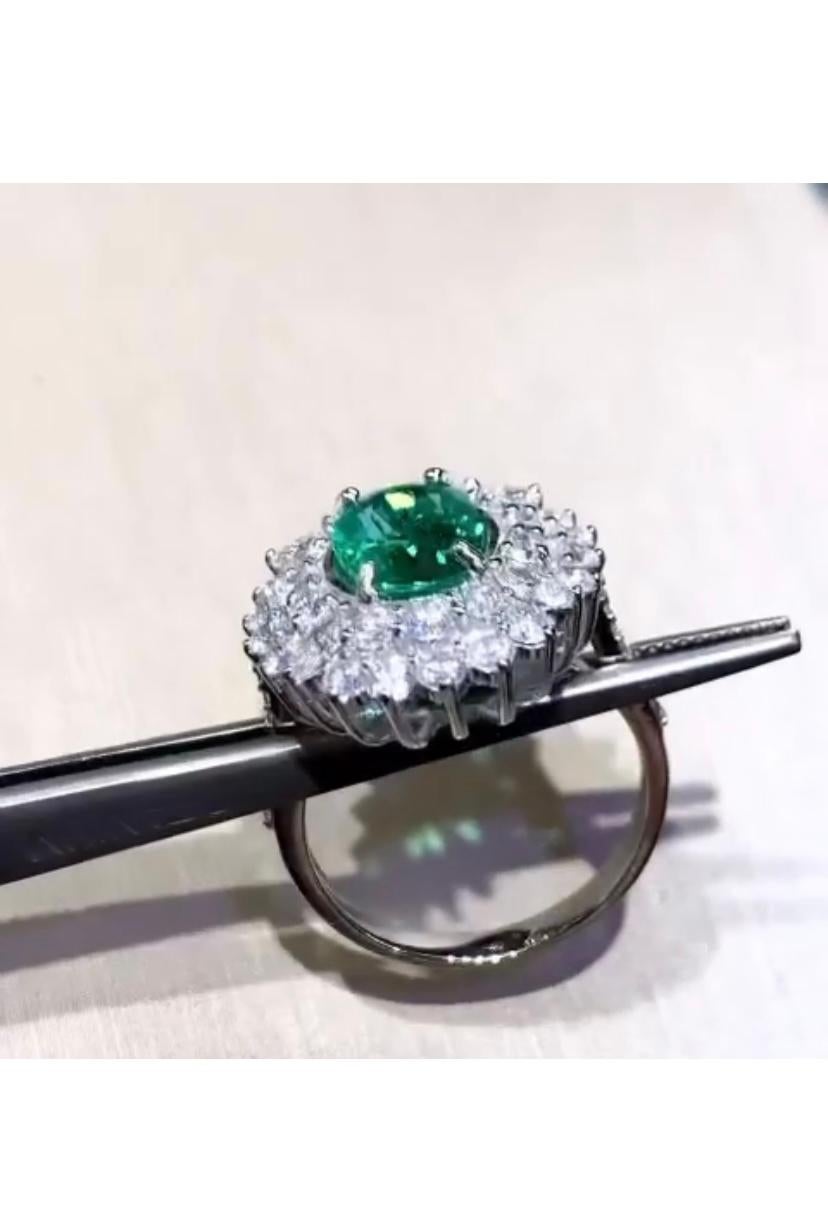 AIG Certified 2.40 Ct Zambian Emerald 2.60 Ct Diamonds 18K Gold Ring  In New Condition For Sale In Massafra, IT