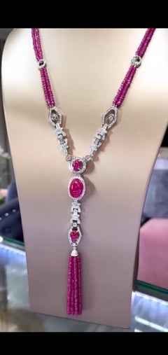 Collana in oro 18K con rubini certificati AIG da 24,50 carati e diamanti da 6,70 carati