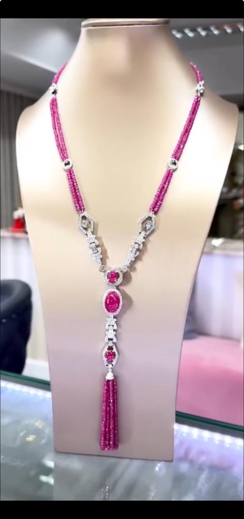 Cabochon Collana in oro 18K con rubini certificati AIG da 24,50 carati e diamanti da 6,70 carati in vendita