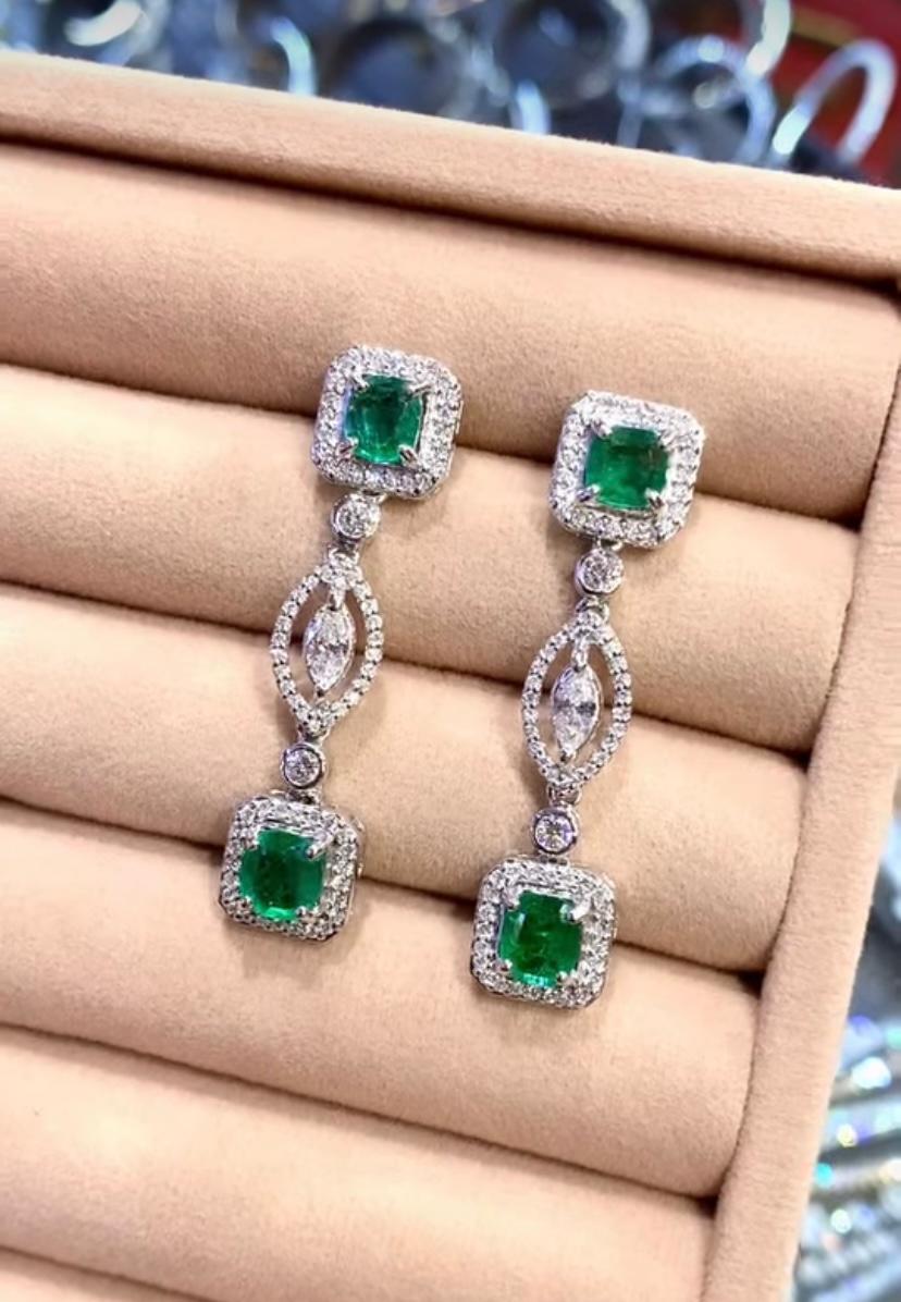 Boucles d'oreilles en or 18 carats certifiées AIG 2,48 carats d'émeraudes zambiennes 1,51 carats de diamants Neuf - En vente à Massafra, IT