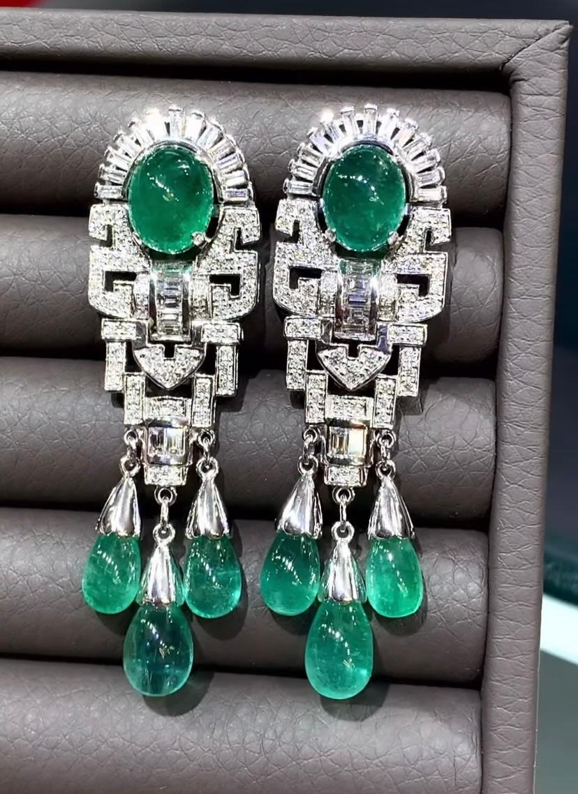 AIG Certified 24.90 Ct Zambian Emeralds  2.70 Ct Diamonds Gold Art Decò Earrings In New Condition For Sale In Massafra, IT
