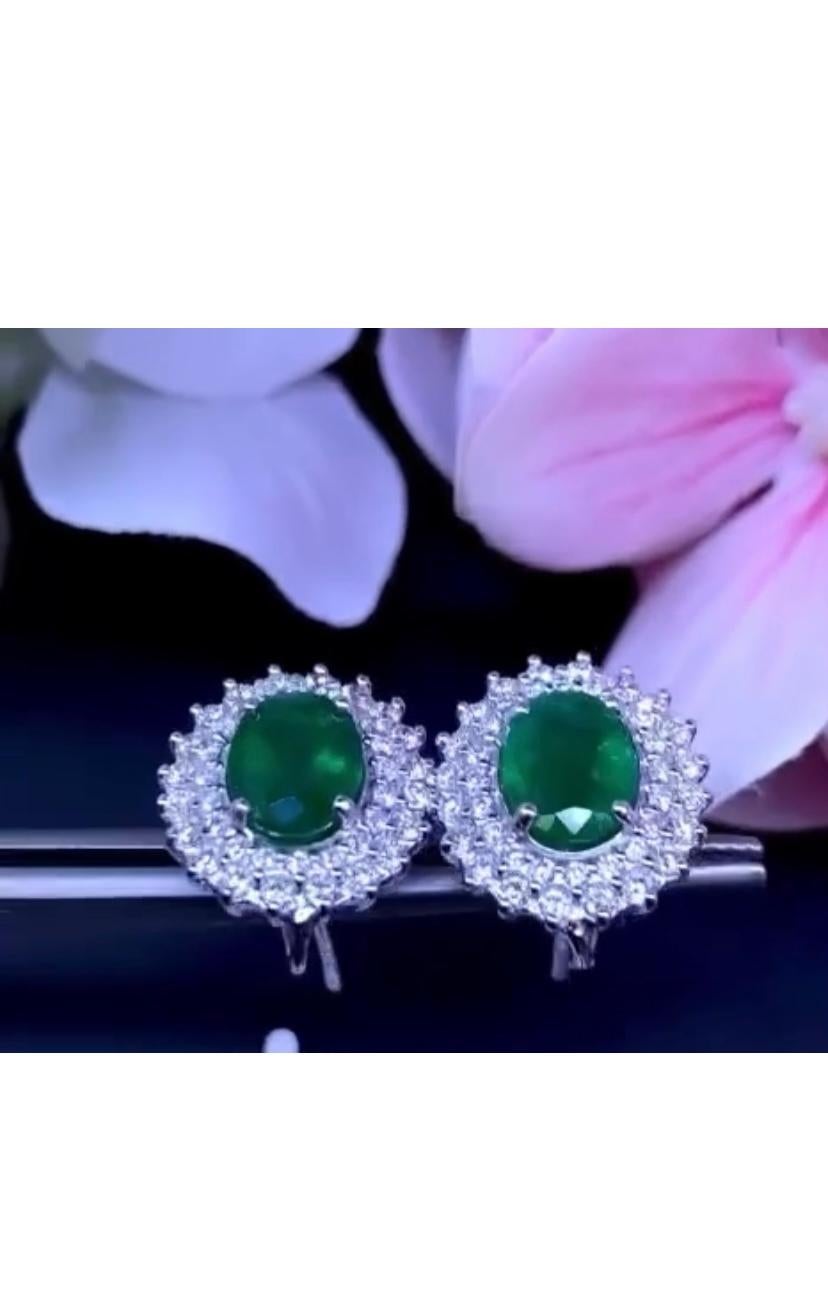 AIG Certified 2.50 Ct Zambian Emeralds   Diamonds 18K Gold Earrings  For Sale 2
