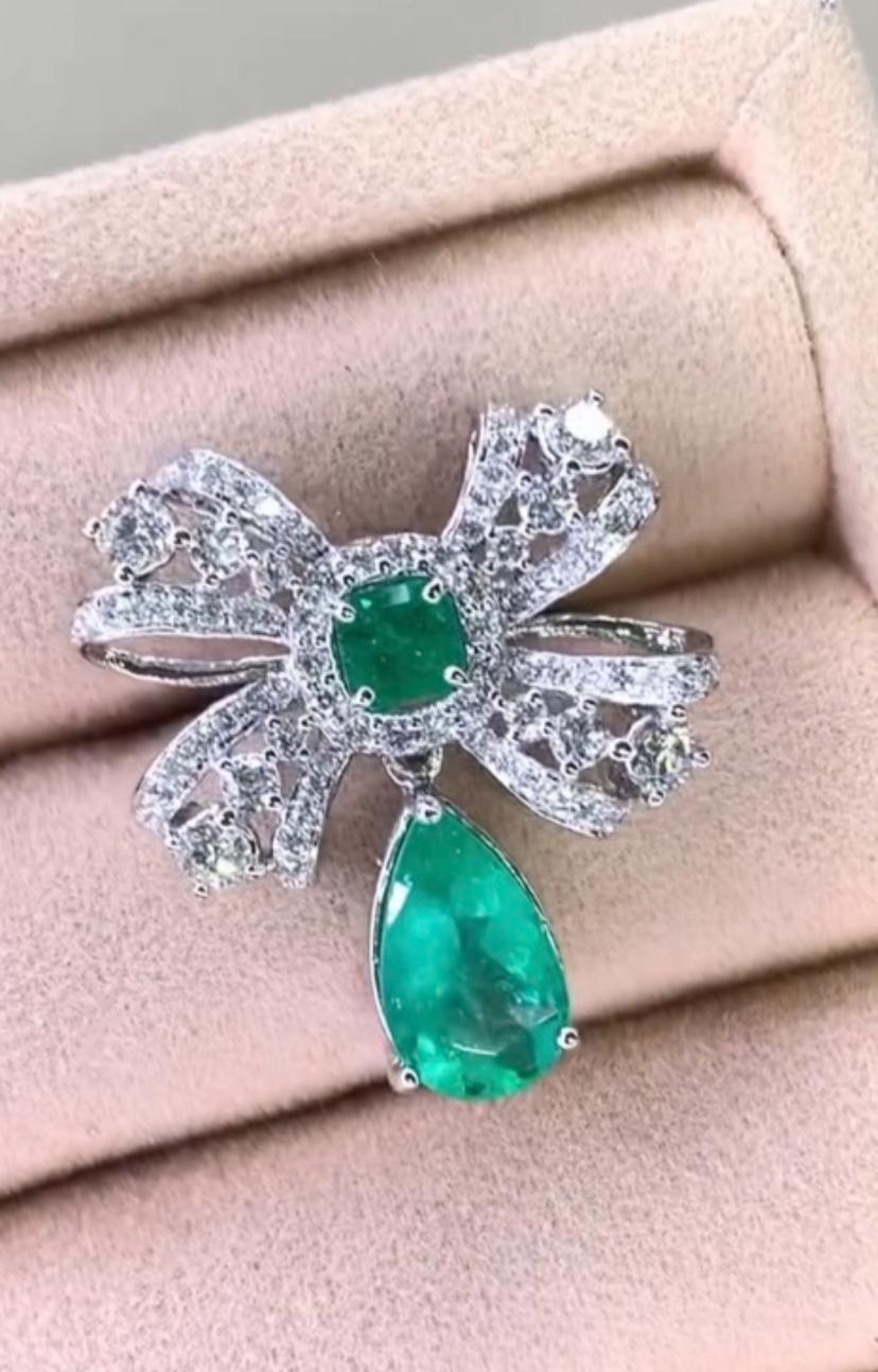 Pendentif en or 18 carats avec émeraudes de Colombie de 2,55 carats et diamants de 1,20 carat certifiés AIG en vente 1