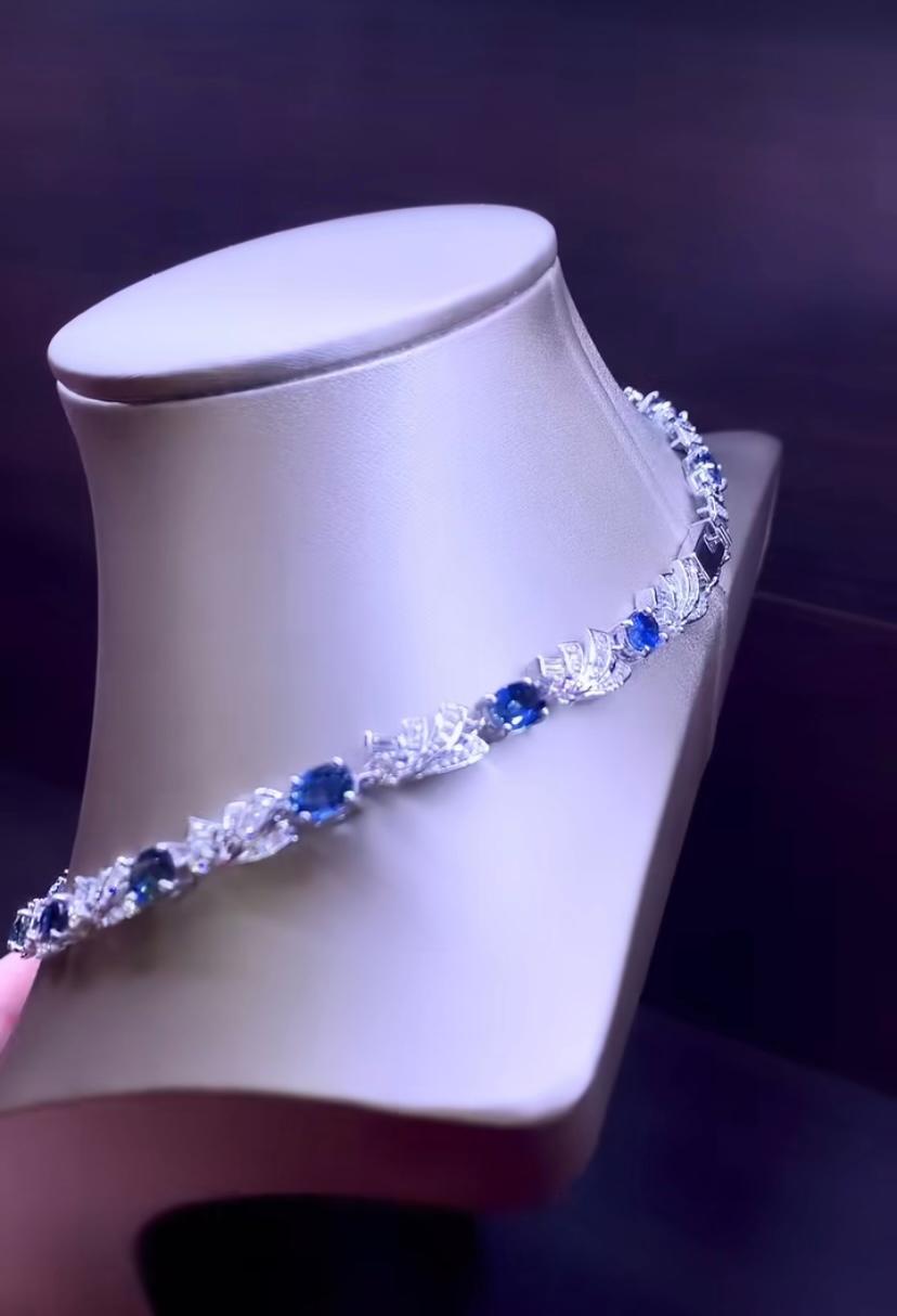 Halskette, AIG-zertifiziert 25,68 Karat Ceylon-Saphire Diamanten 5,11 Karat 18k Gold  Damen im Angebot