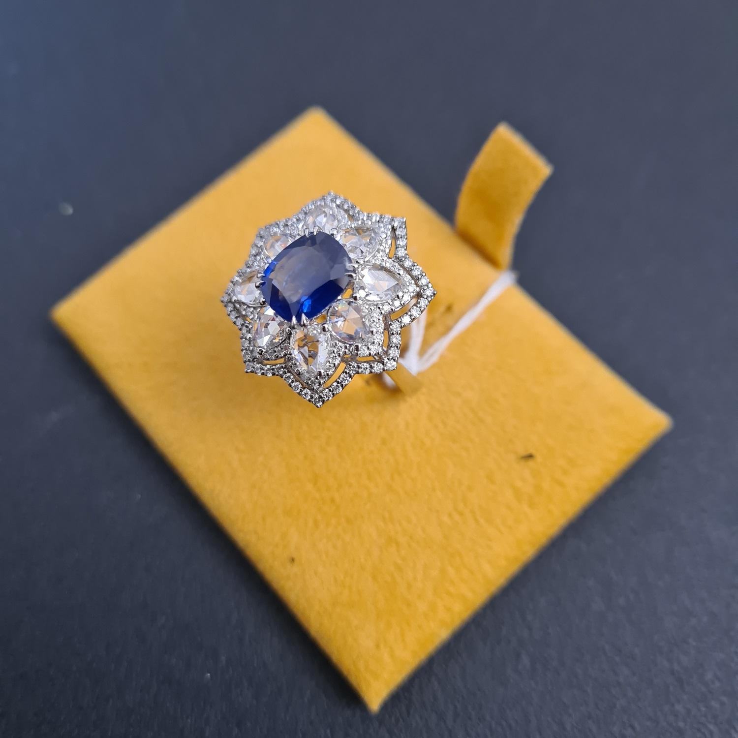 AIG Certified 2.58 Carat Natural Sapphire and 2.04 Carat Natural Diamonds Ring For Sale 6