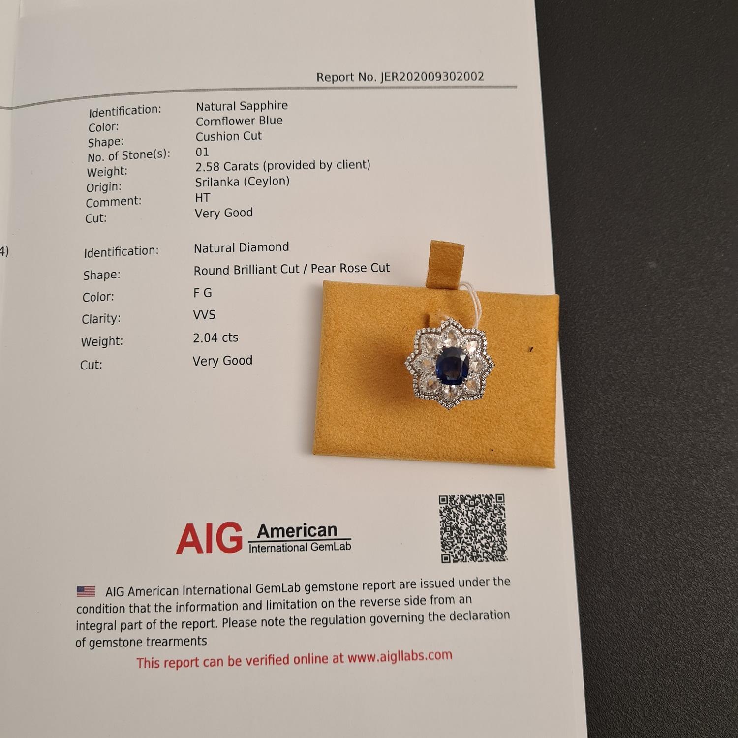 AIG Certified 2.58 Carat Natural Sapphire and 2.04 Carat Natural Diamonds Ring For Sale 3