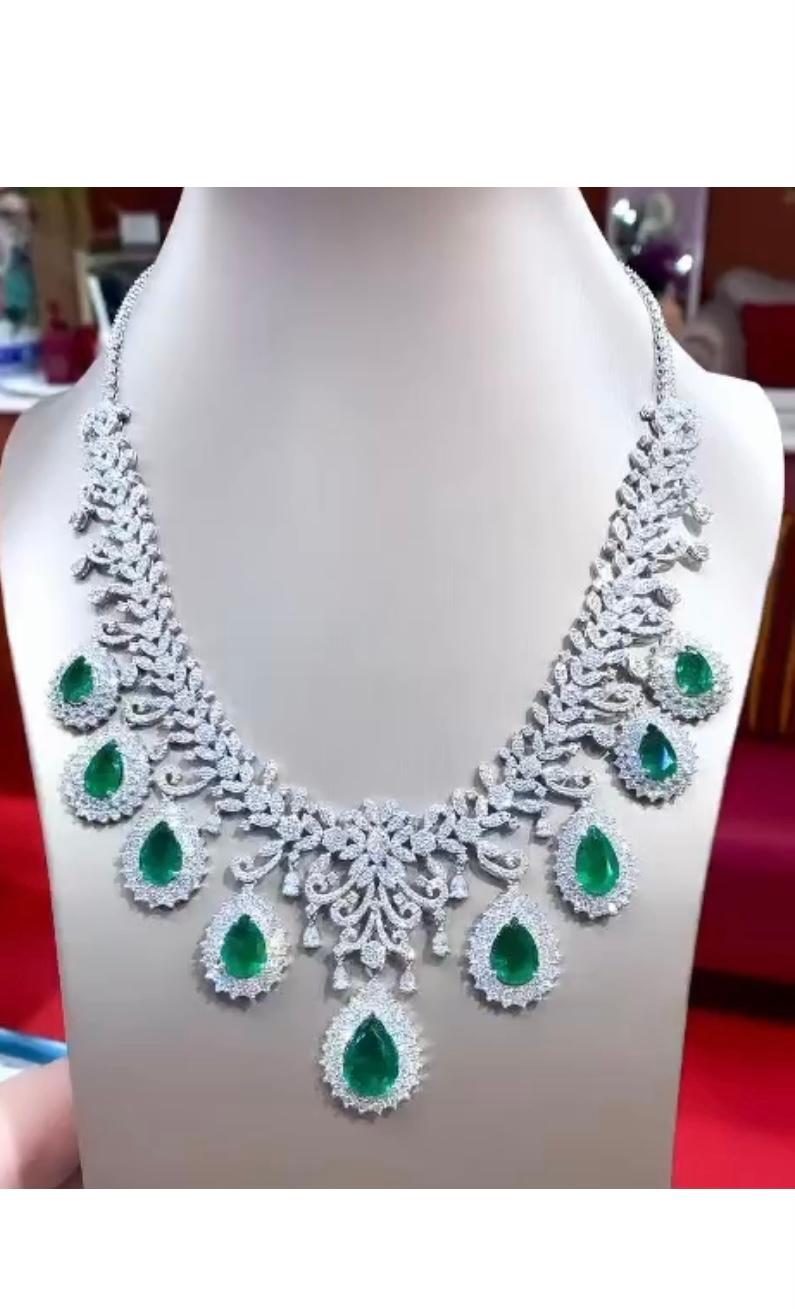 Artisan AIG Certified 25.80 Carat Zambian Emeralds  23.00 Ct Diamonds 18K Gold Necklace For Sale