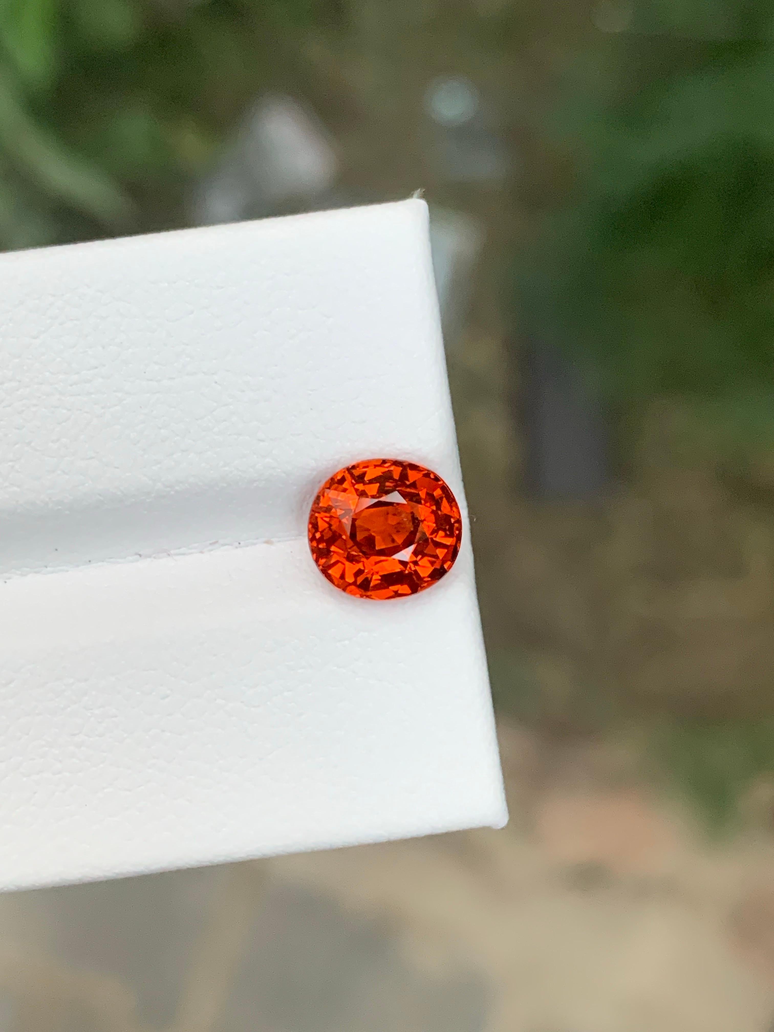 AIG zertifiziert 2,60 Karat natürlichen losen Spessartit Granat Oval Form Edelstein (Ovalschliff) im Angebot