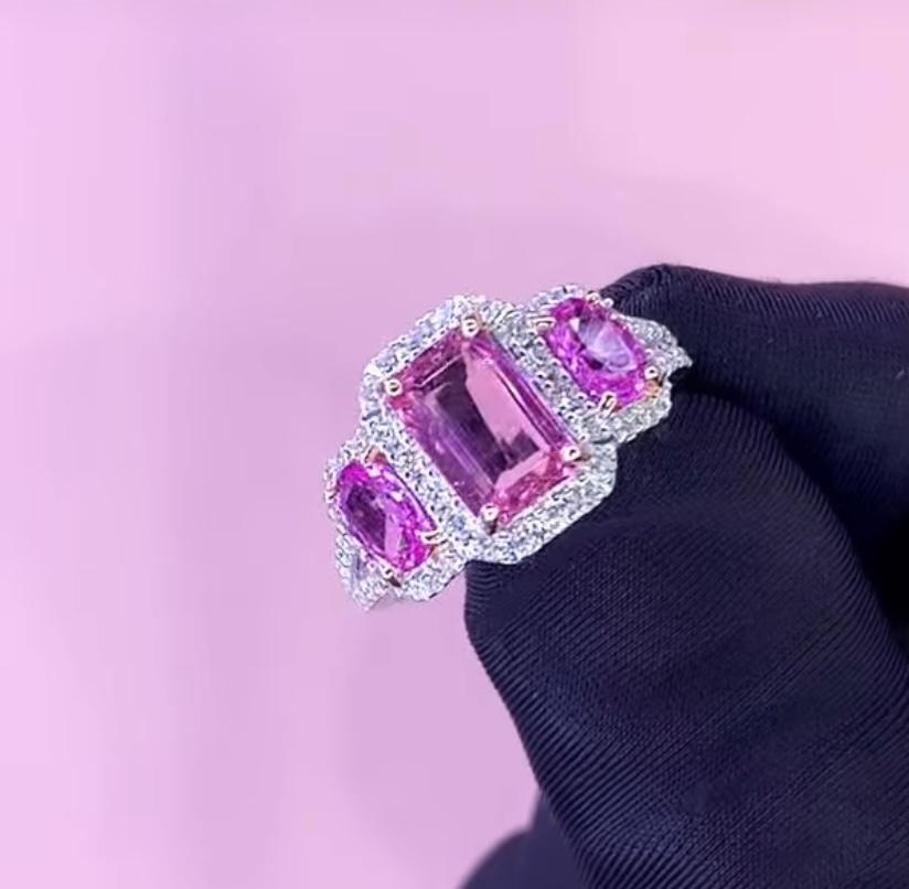 AIG Certified 2.60 Carat Pink Tourmaline Diamonds 18K Gold Ring For Sale 1