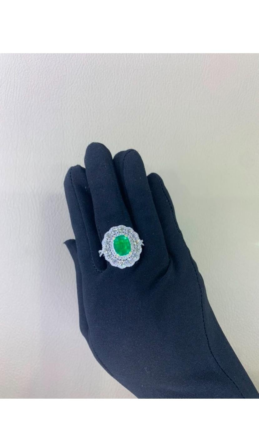 AIG Certified 2.60 Ct Zambian Emerald 2.50 Ct Diamonds 18K Gold Ring For Sale 7
