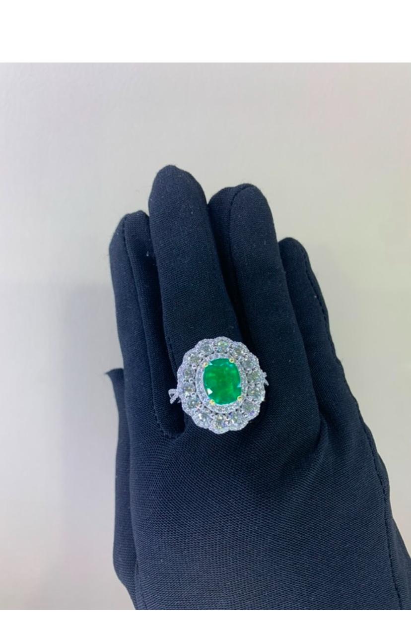 AIG Certified 2.60 Ct Zambian Emerald 2.50 Ct Diamonds 18K Gold Ring For Sale 8