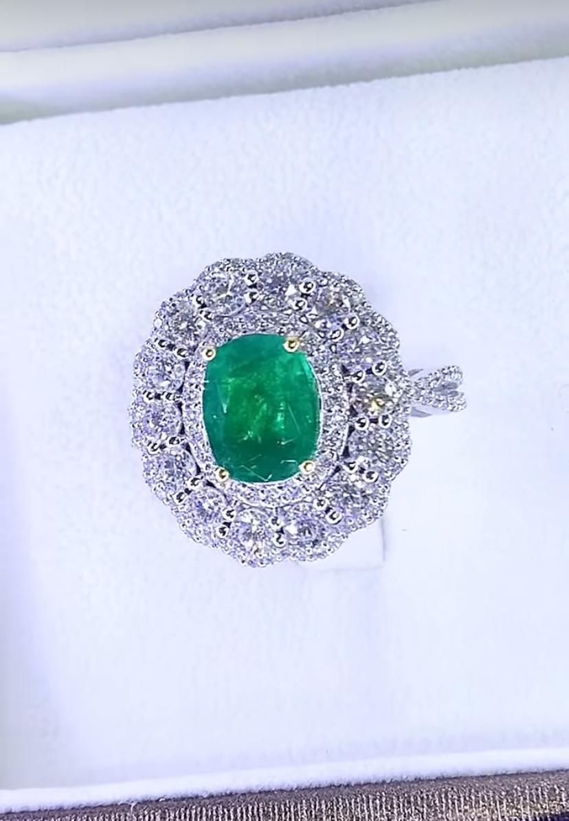 AIG Certified 2.60 Ct Zambian Emerald 2.50 Ct Diamonds 18K Gold Ring For Sale 3