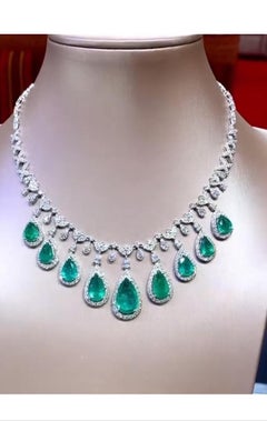Certified 26.00 Ct Zambian Emeralds 11.00 Ct Diamonds 18K Gold Necklace