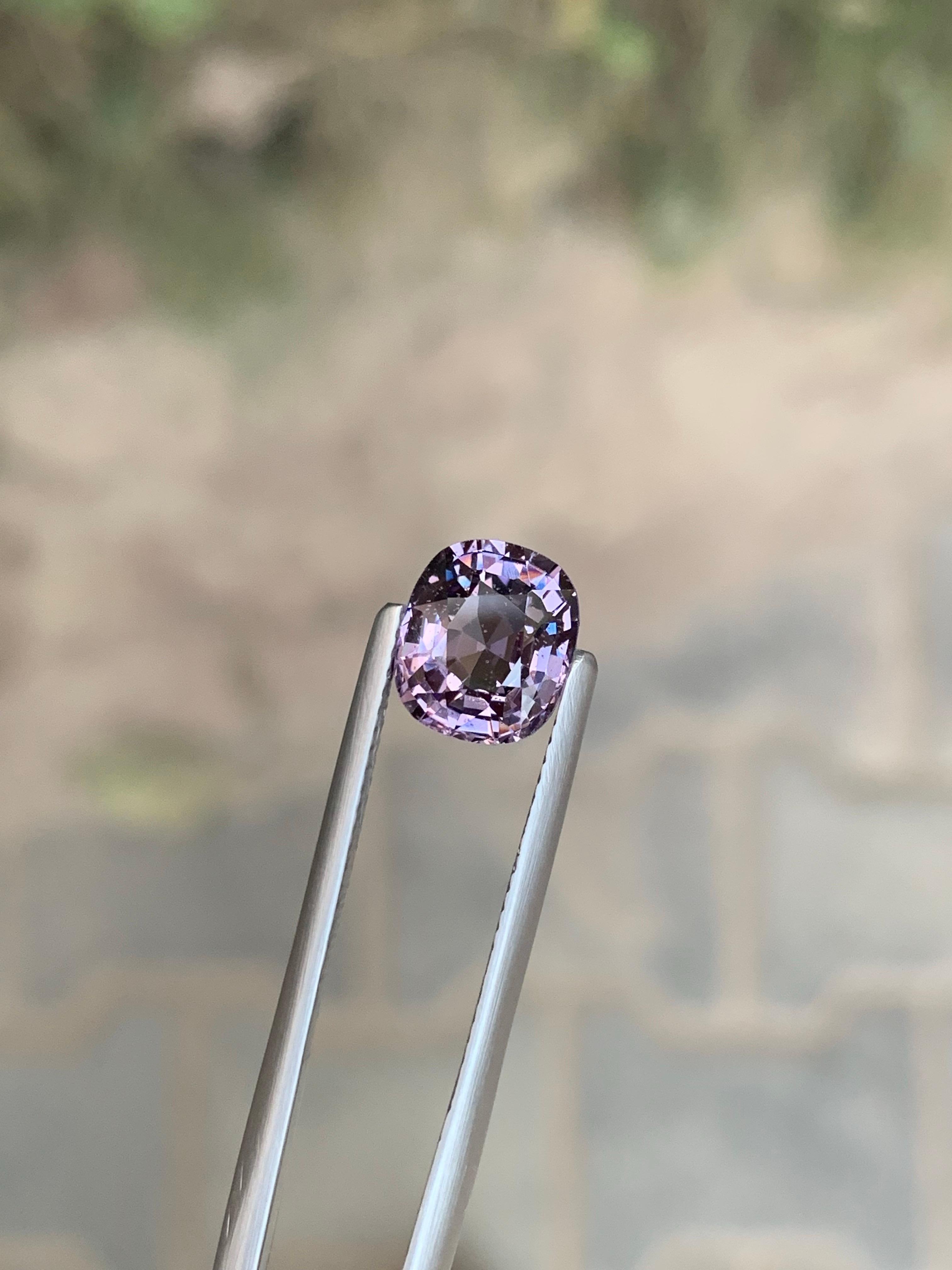 Gemma di taglio a cuscino di spinello viola sciolto naturale certificata AIG da 2,63 carati in vendita 5