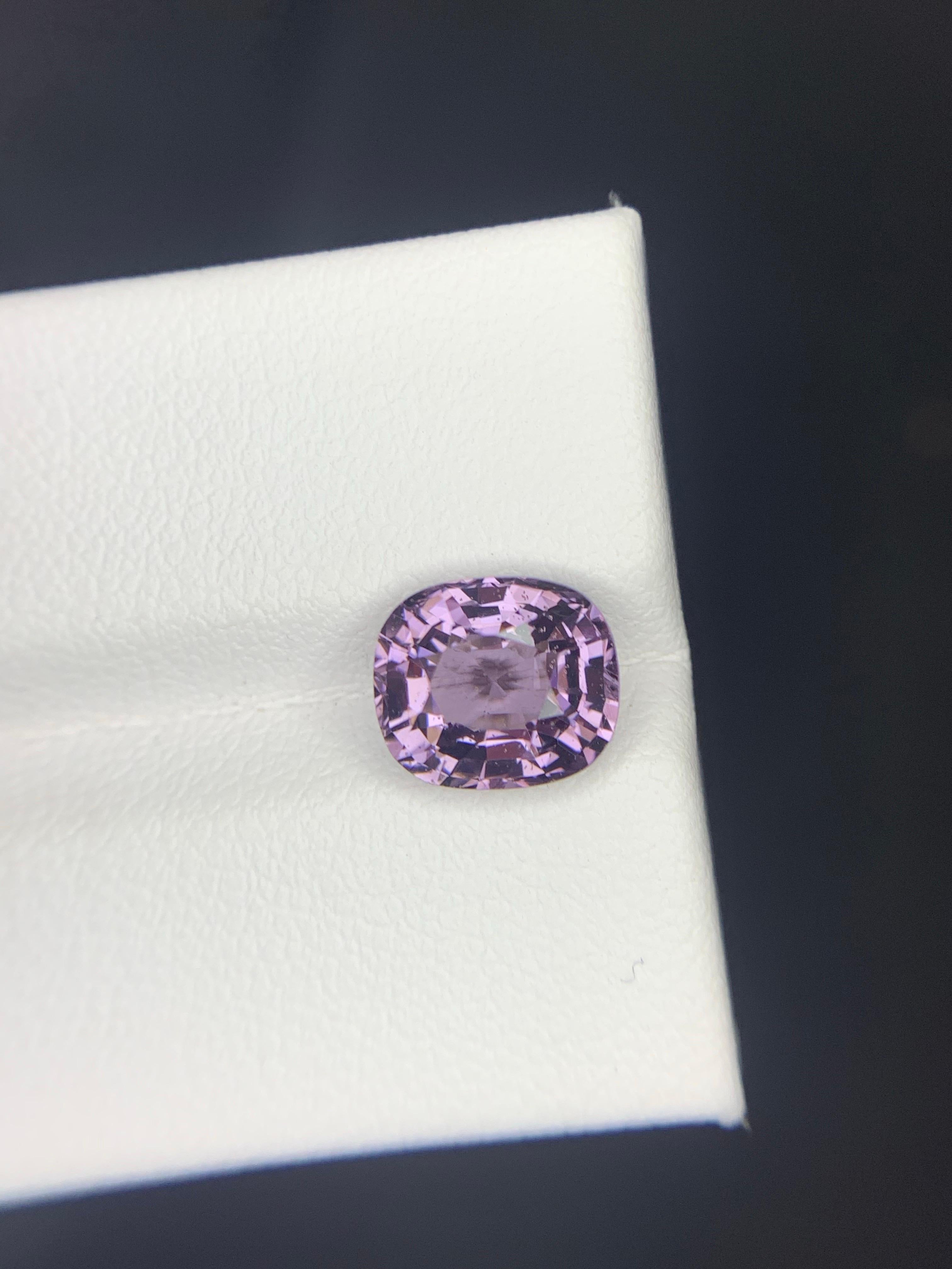Gemma di taglio a cuscino di spinello viola sciolto naturale certificata AIG da 2,63 carati in vendita 6