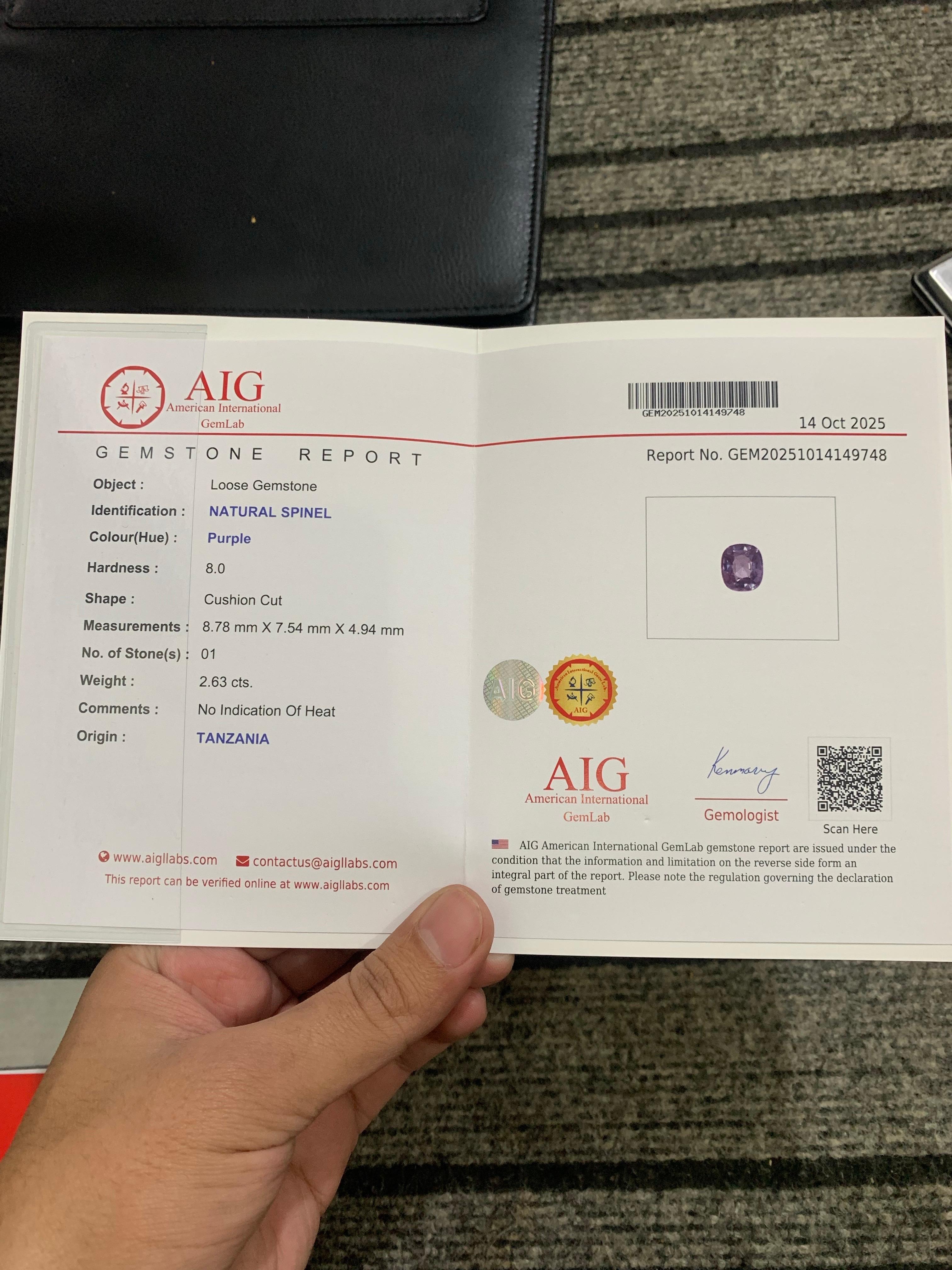 Gemma di taglio a cuscino di spinello viola sciolto naturale certificata AIG da 2,63 carati in vendita 10