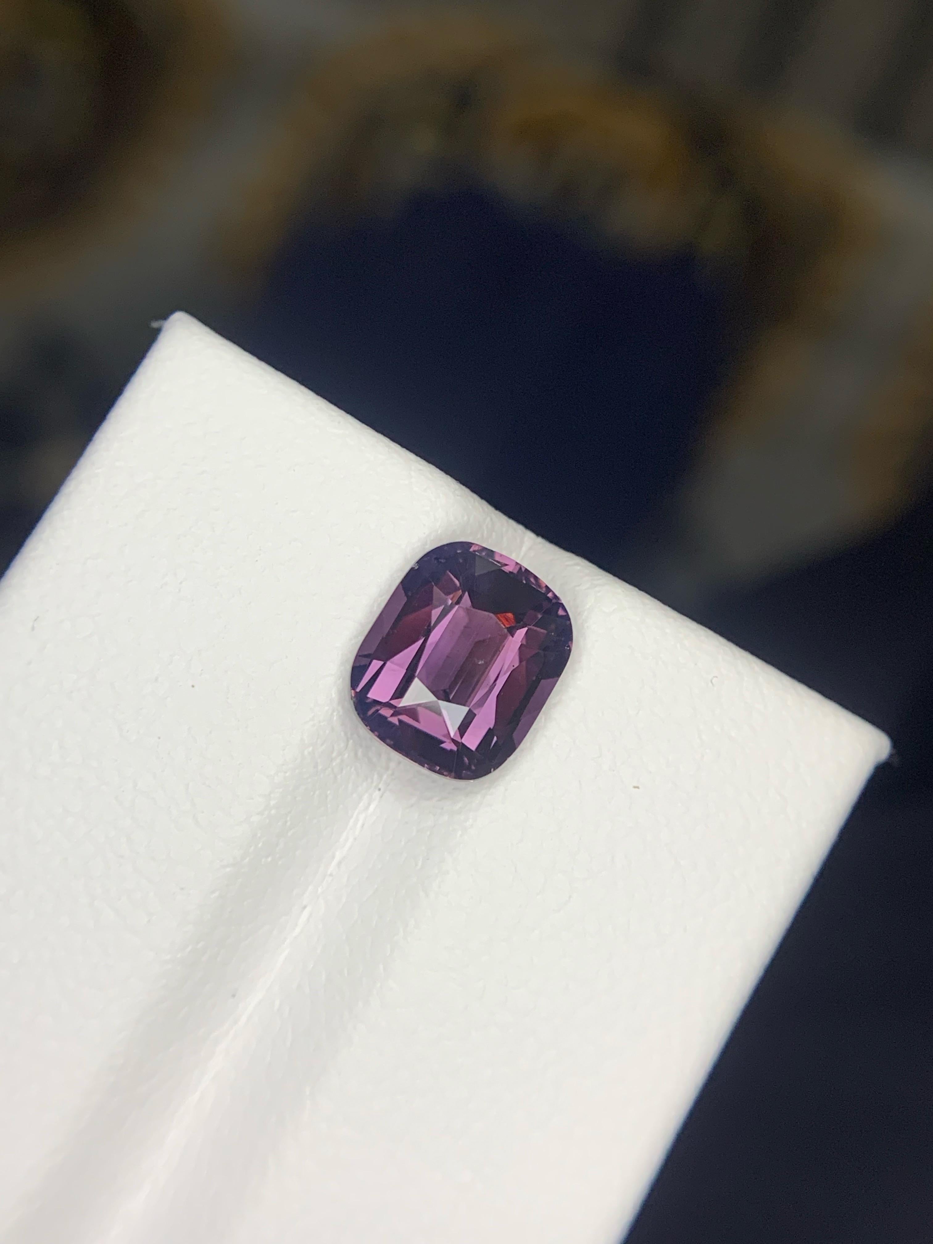 AIG-zertifiziert 2,65 Karat natürlichen losen Lavendel Spinell aus Tansania, Afrika im Angebot 4