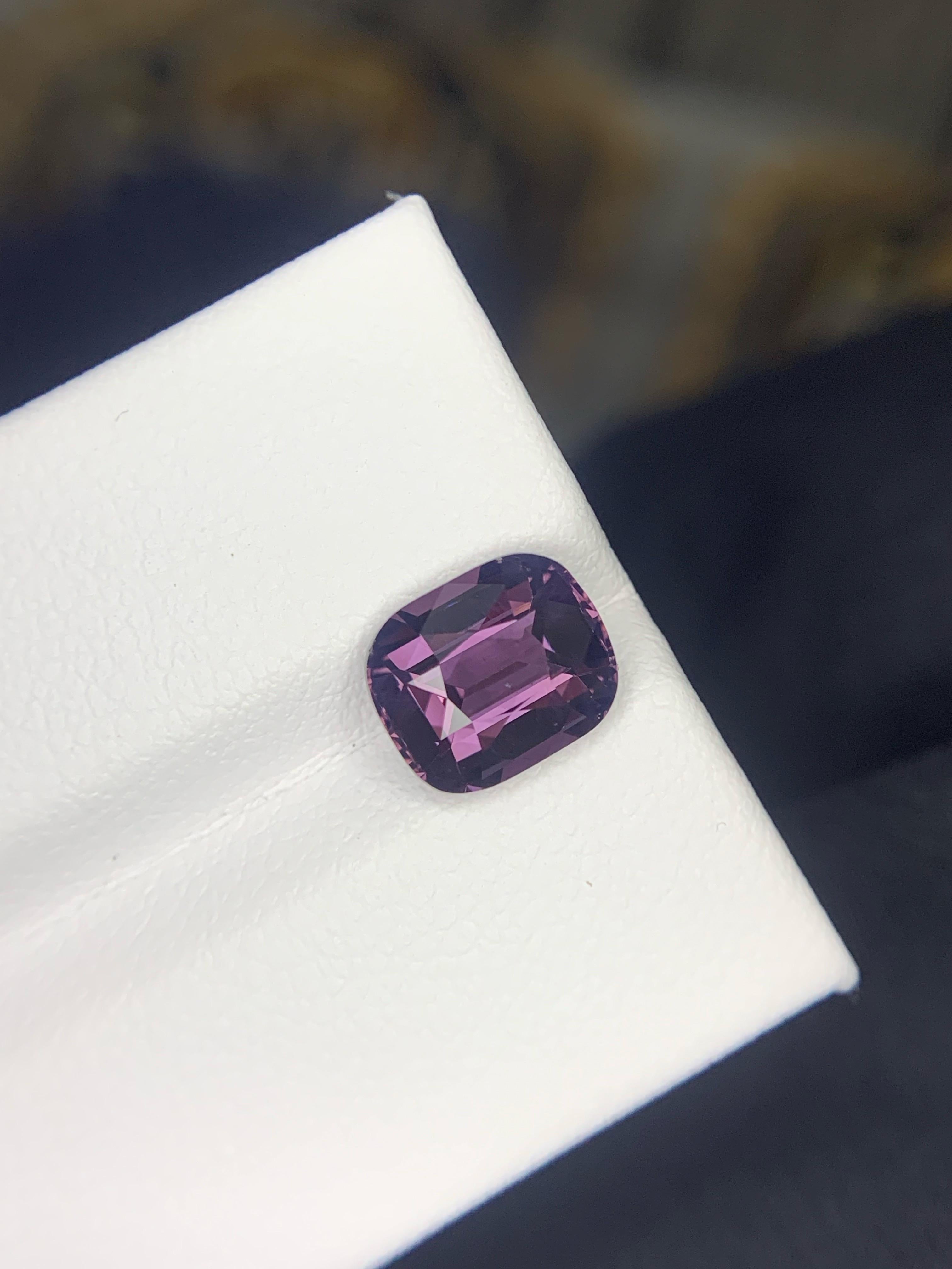 AIG-zertifiziert 2,65 Karat natürlichen losen Lavendel Spinell aus Tansania, Afrika im Angebot 5