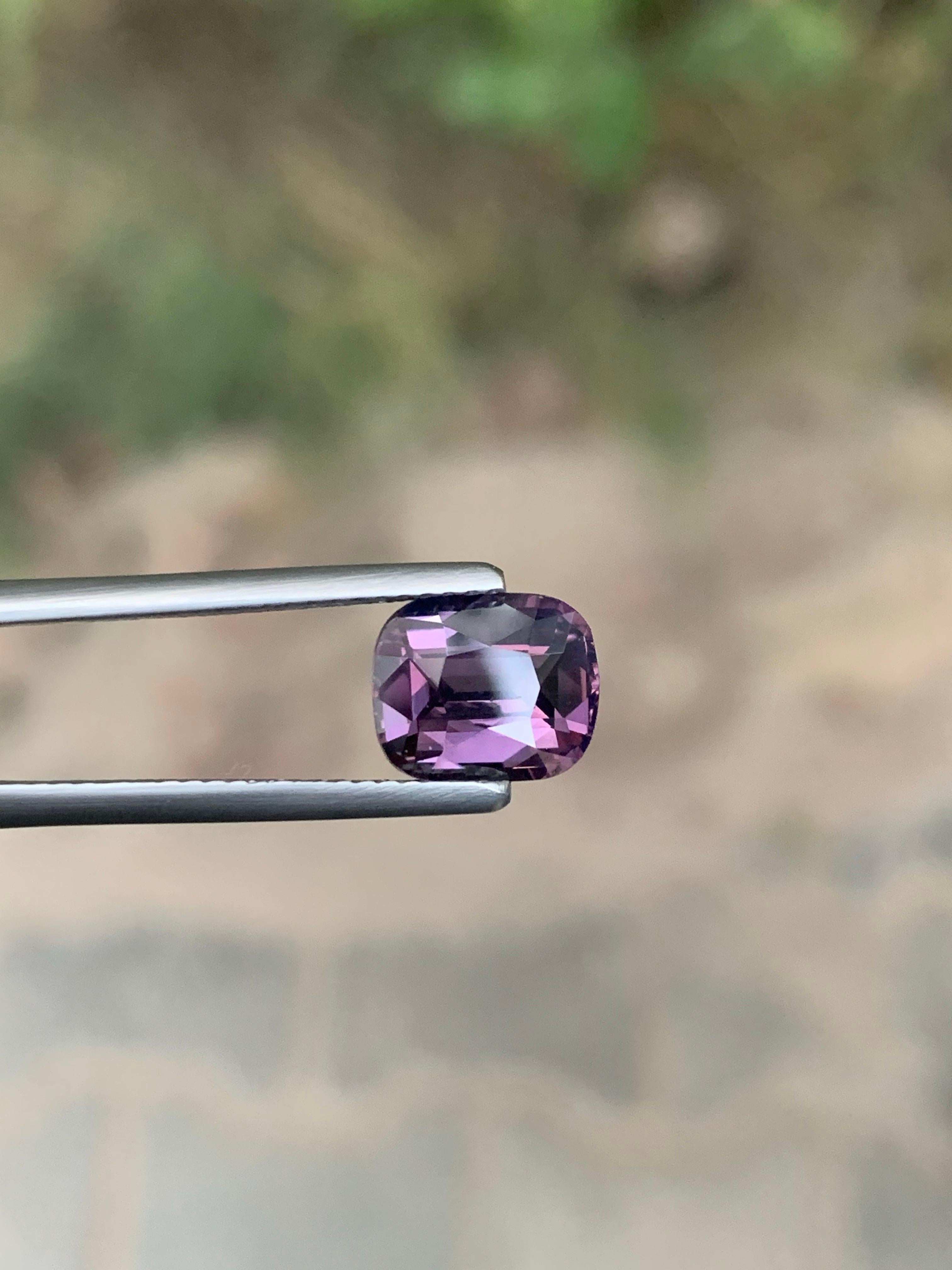 AIG-zertifiziert 2,65 Karat natürlichen losen Lavendel Spinell aus Tansania, Afrika (Arts and Crafts) im Angebot