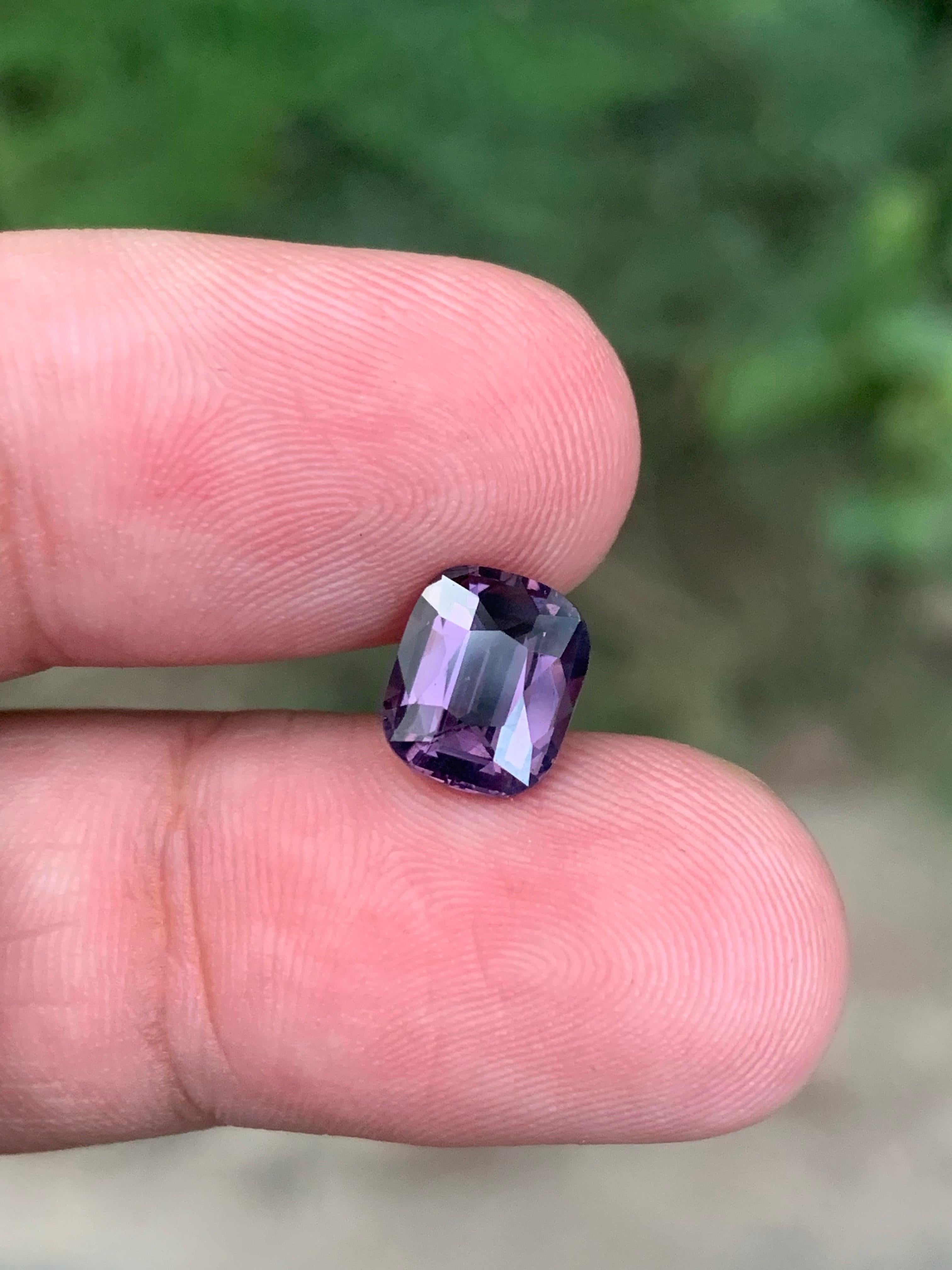 AIG-zertifiziert 2,65 Karat natürlichen losen Lavendel Spinell aus Tansania, Afrika im Zustand „Neu“ im Angebot in Peshawar, PK