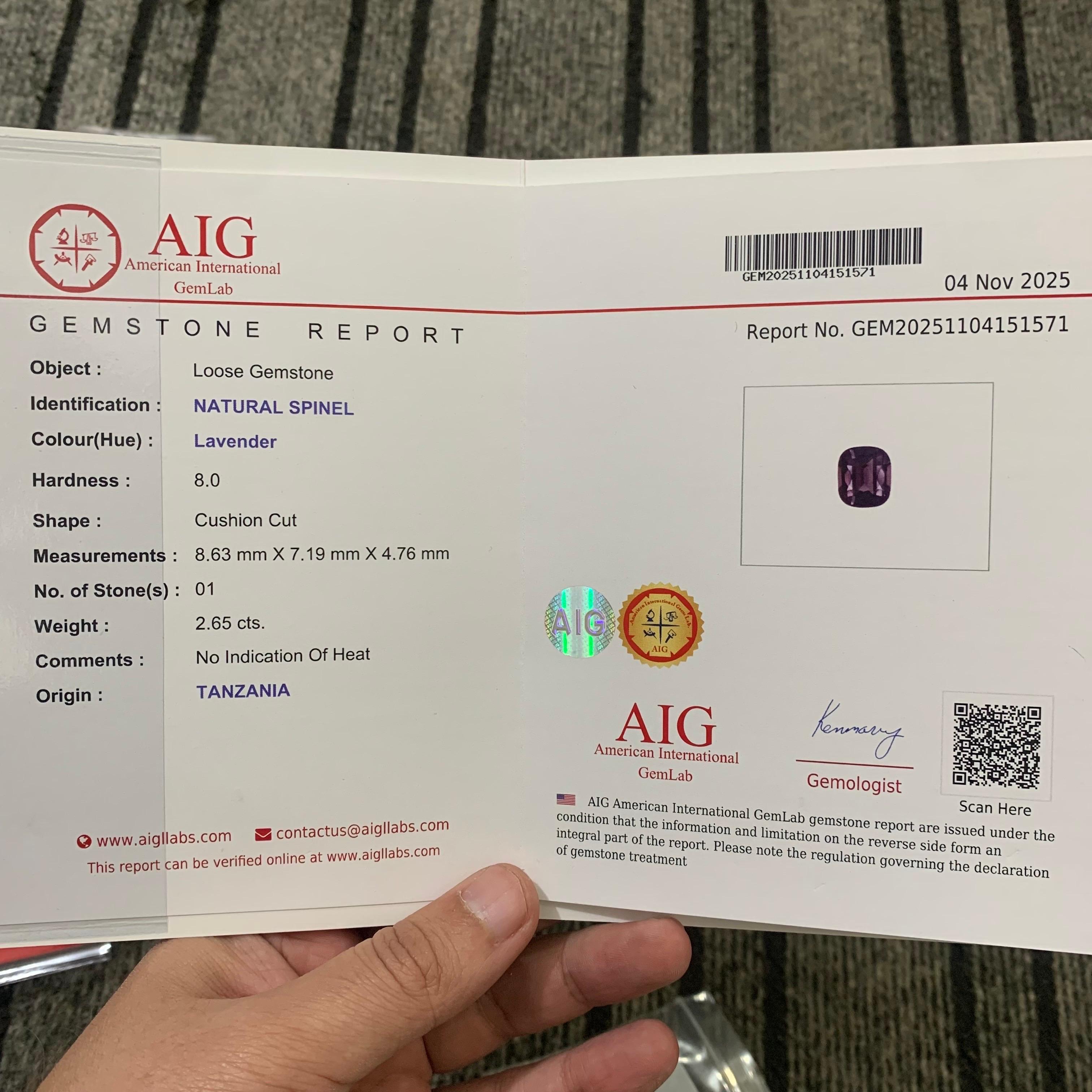 AIG-zertifiziert 2,65 Karat natürlichen losen Lavendel Spinell aus Tansania, Afrika im Angebot 3