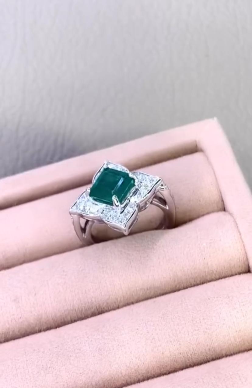 Quadrato Anello in oro 18 carati con smeraldo dello Zambia certificato AIG da 2,65 carati in vendita
