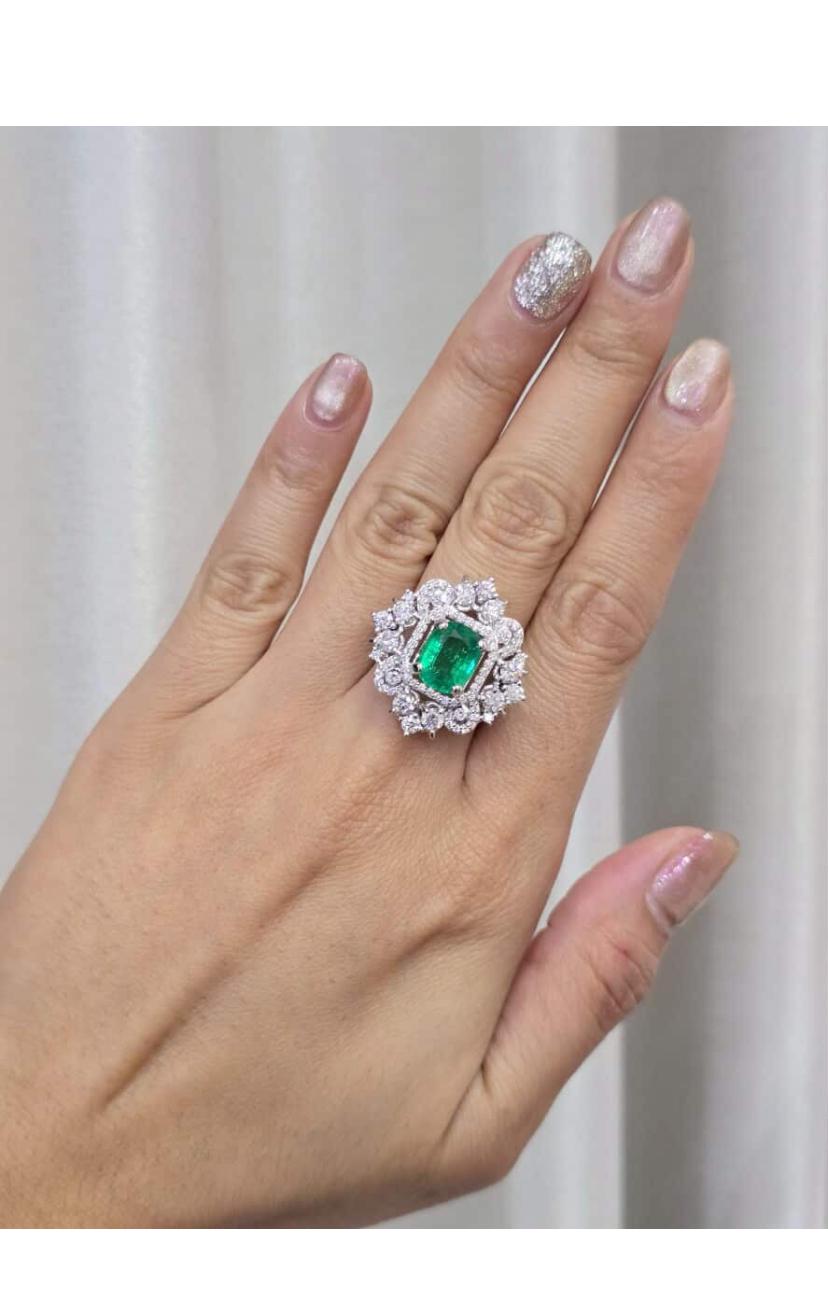 AIG Certified  2.65 Ct Zambian Emerald 2.40 Ct Diamonds 18K Gold Ring For Sale 4