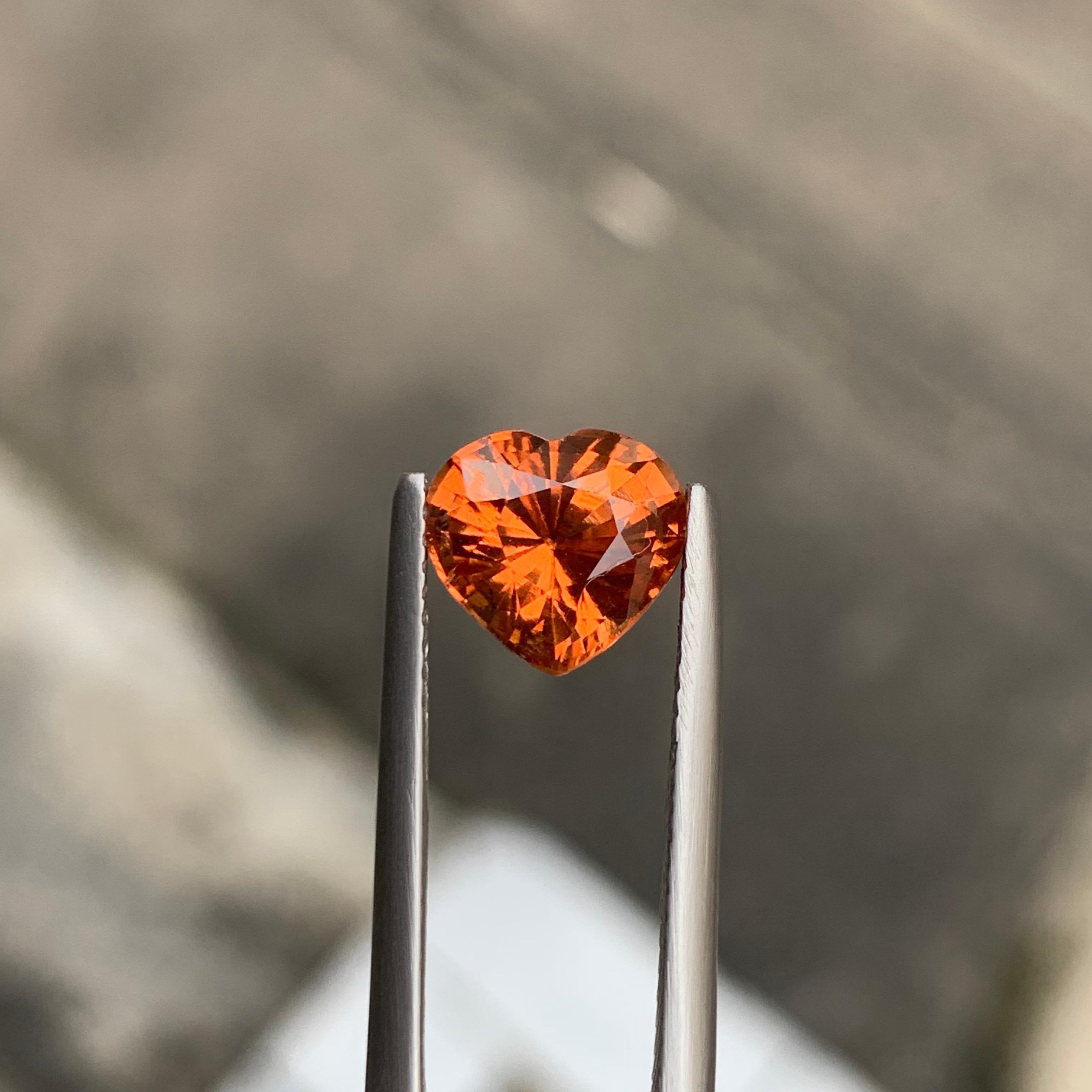 da uomo o donna Granato naturale sfuso con cambio di colore certificato AIG da 2,68 carati proveniente dalla Tanzania in vendita