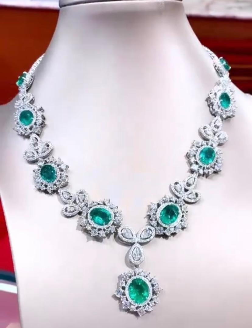 Women's AIG Certified 27.00 Carat Zambian Emeralds  21.00 Ct Diamonds 18k Gold Necklace  For Sale